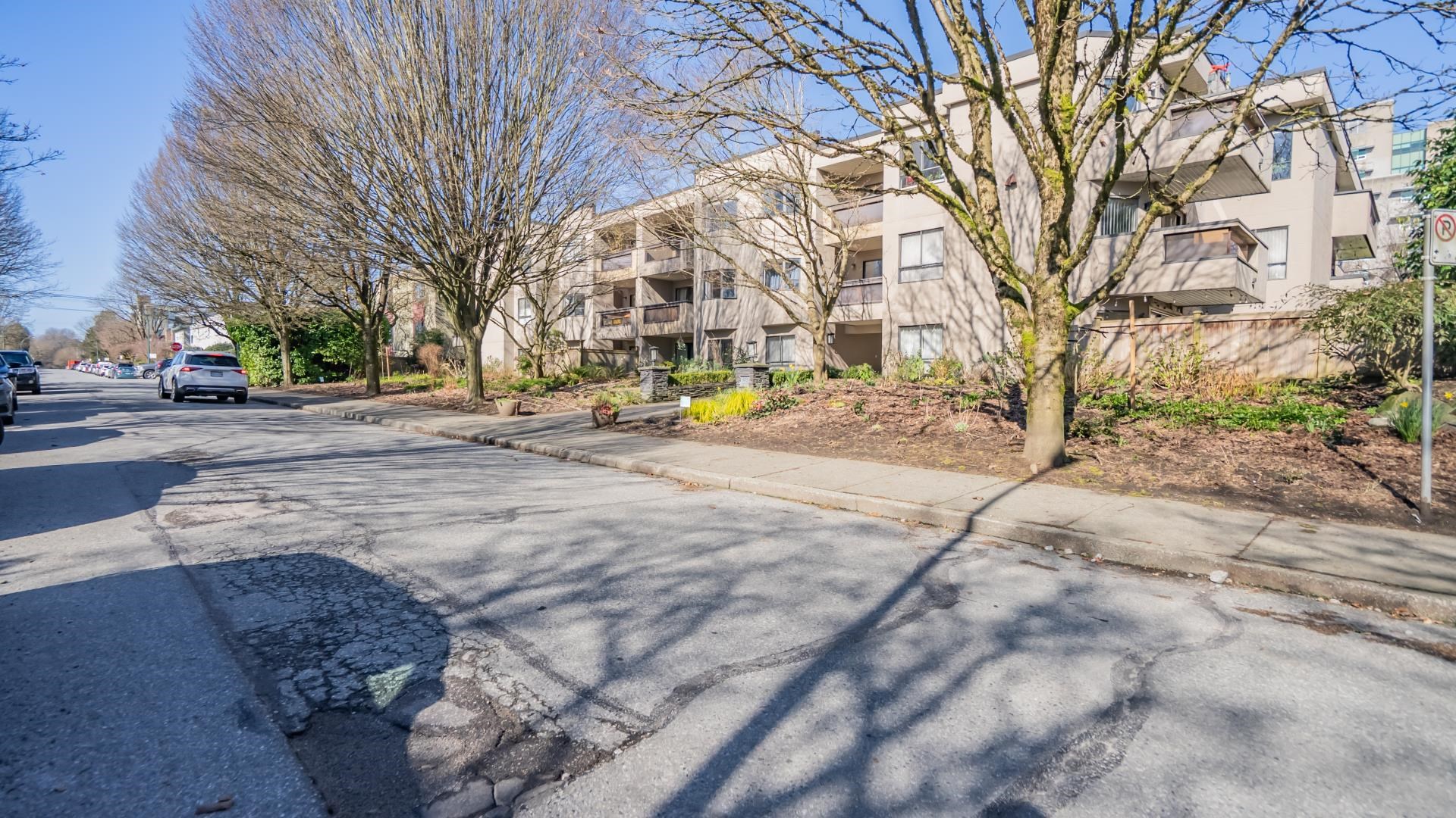 305 975 13TH AVENUE, R3097292, BC,