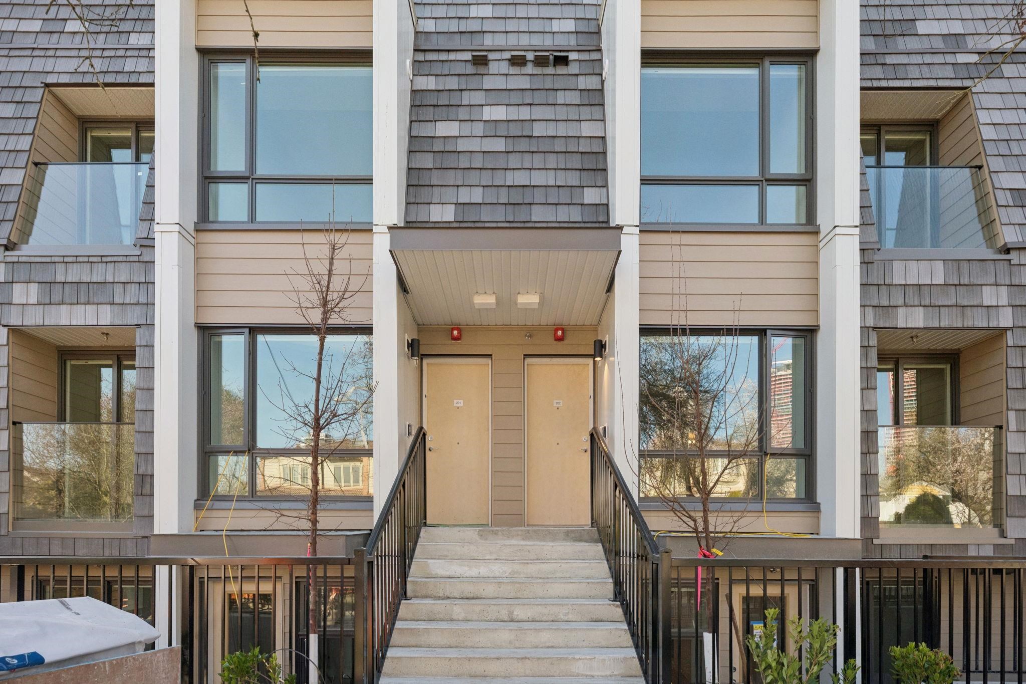 202 378 45TH AVENUE, R3097571, BC,