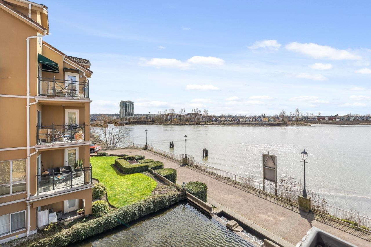 312 6 RENAISSANCE SQUARE, R3097573, BC,