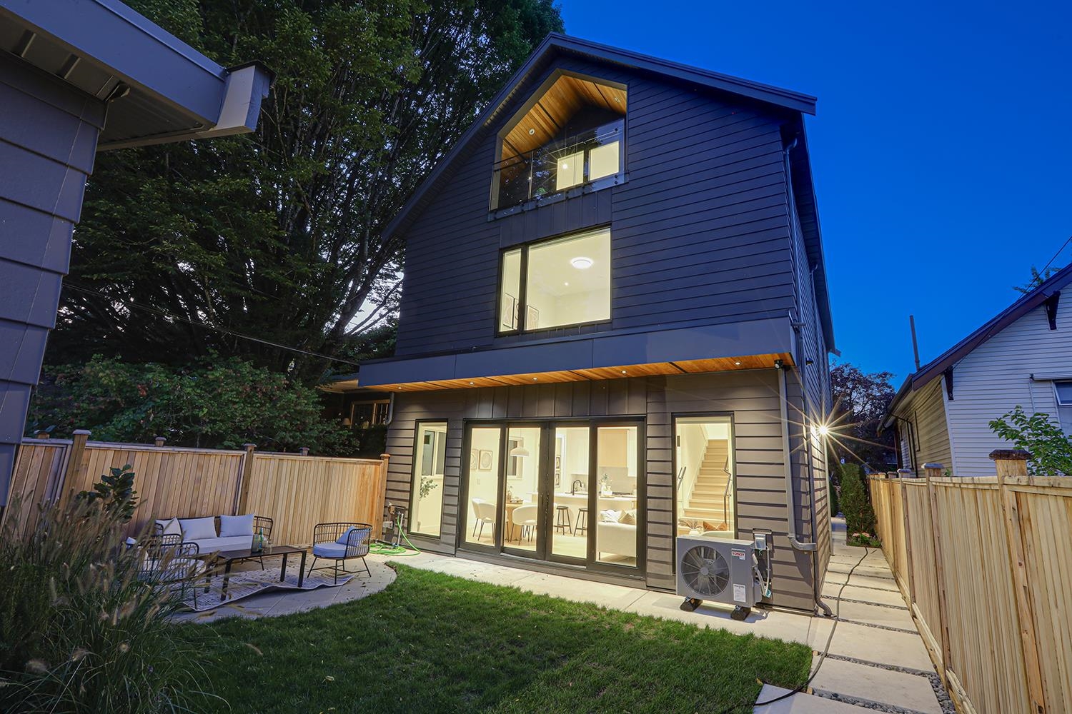 2 944 13 AVENUE, R3097592, BC,