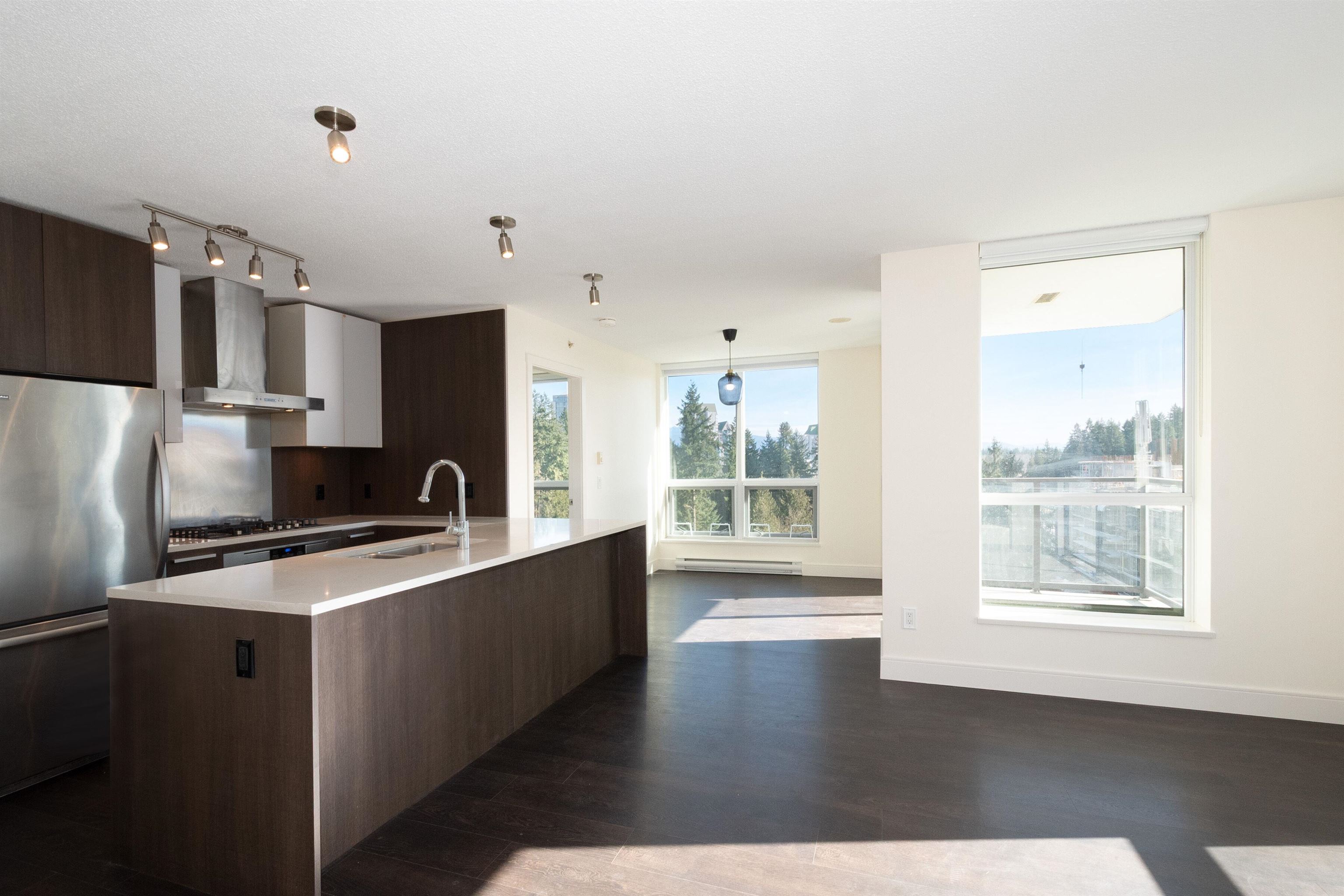 1205 3007 GLEN DRIVE, R3097596, BC,