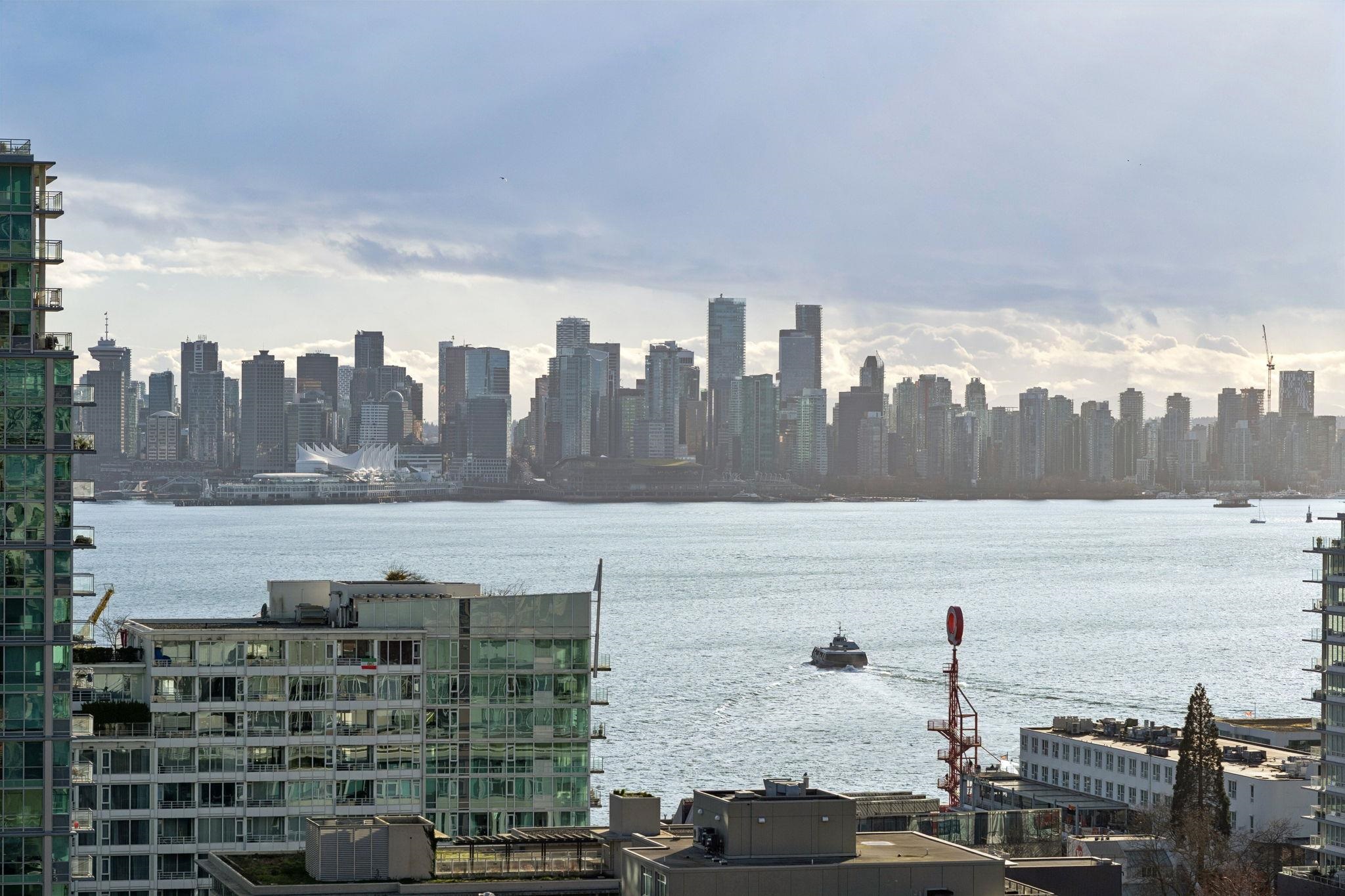 602 131 3RD STREET, R3097777, BC,