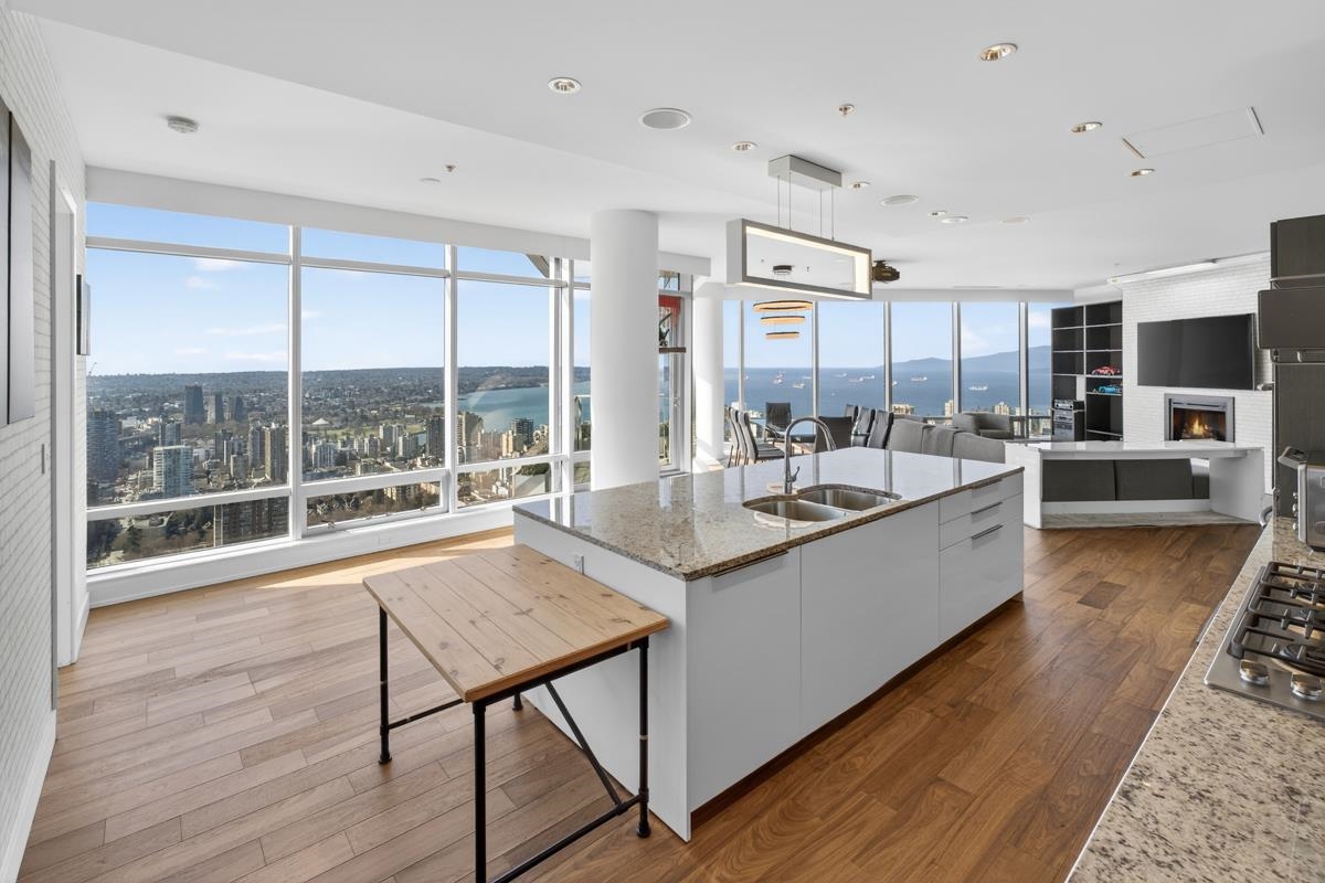 5004 1128 GEORGIA STREET, R3097803, BC,