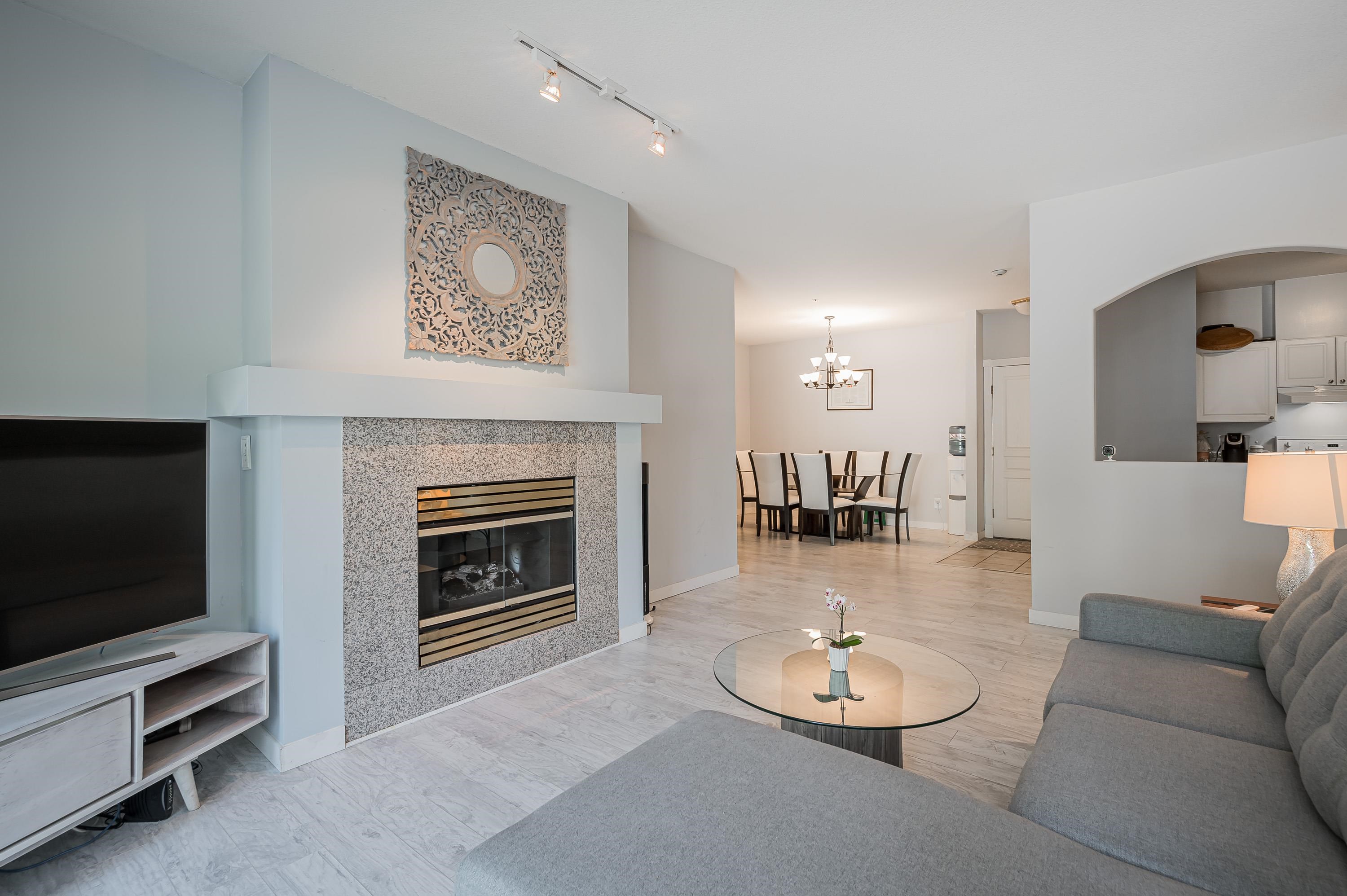 114 10320 156 STREET, R3098003, BC,