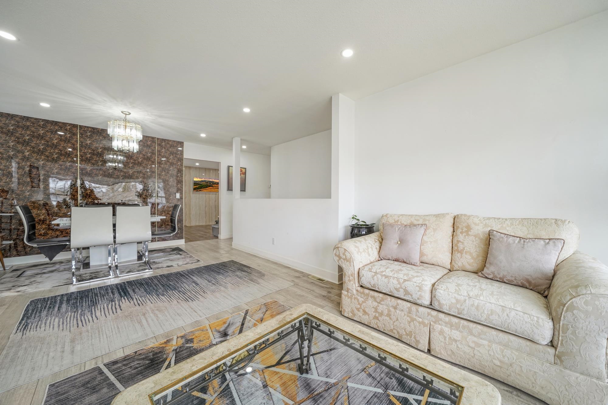 11866 98 AVENUE, Surrey BC V3V 2J4, R3098057, BC,