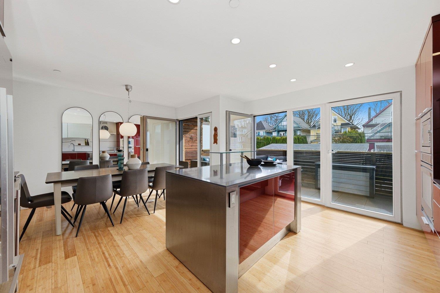 128 W 12TH AVENUE, Vancouver BC V5Y 1T7, R3098101, BC,