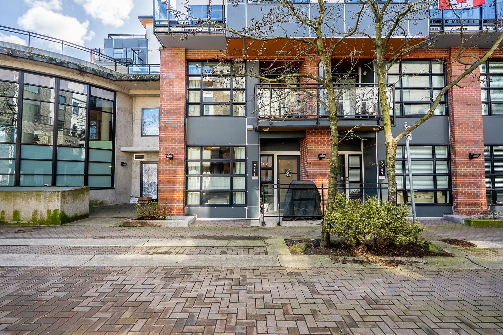 2751 SPRING STREET, Port Moody BC V3H 0H3, R3098227, BC,