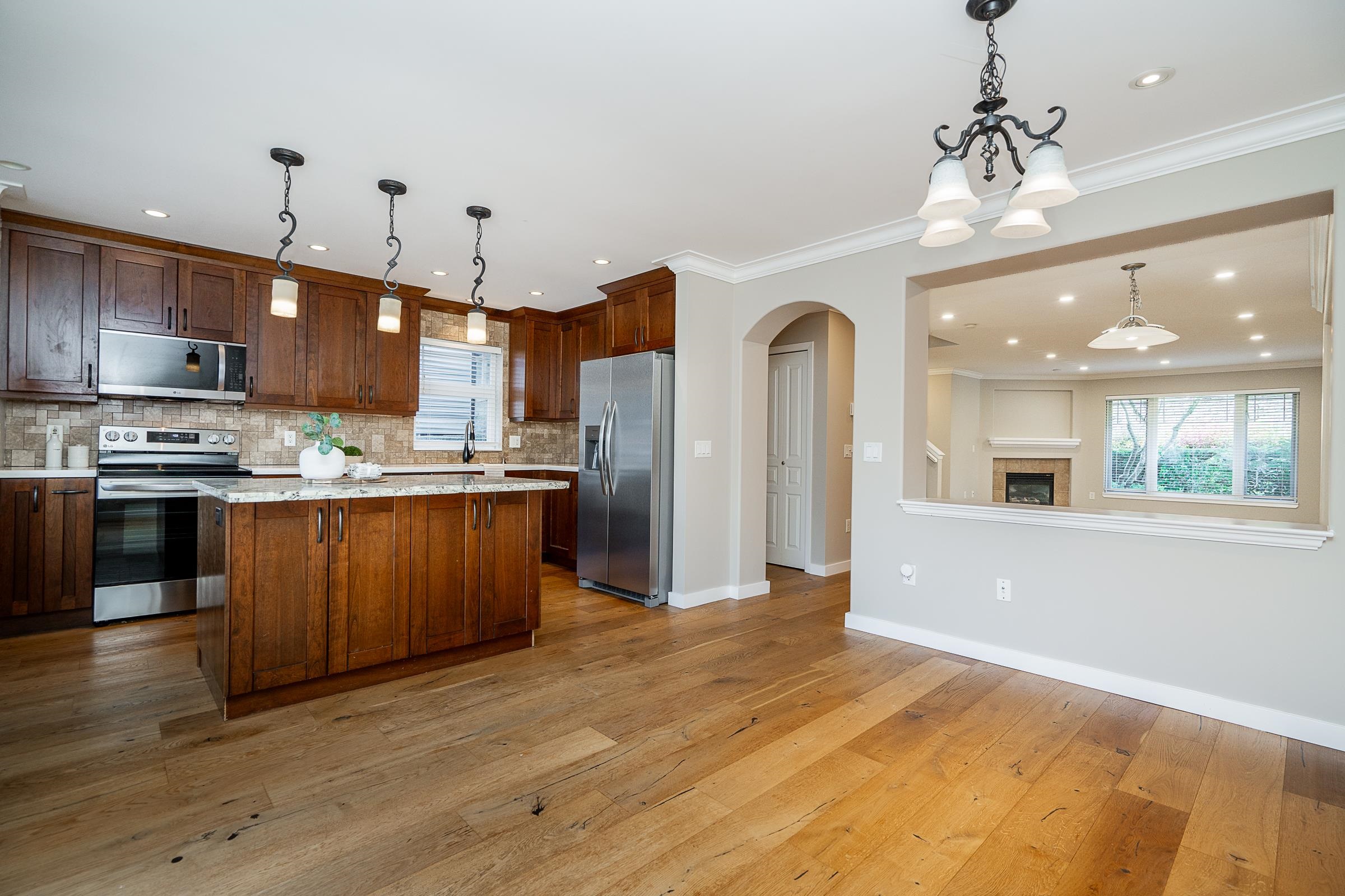 5 2351 PARKWAY BOULEVARD, R3098247, BC,