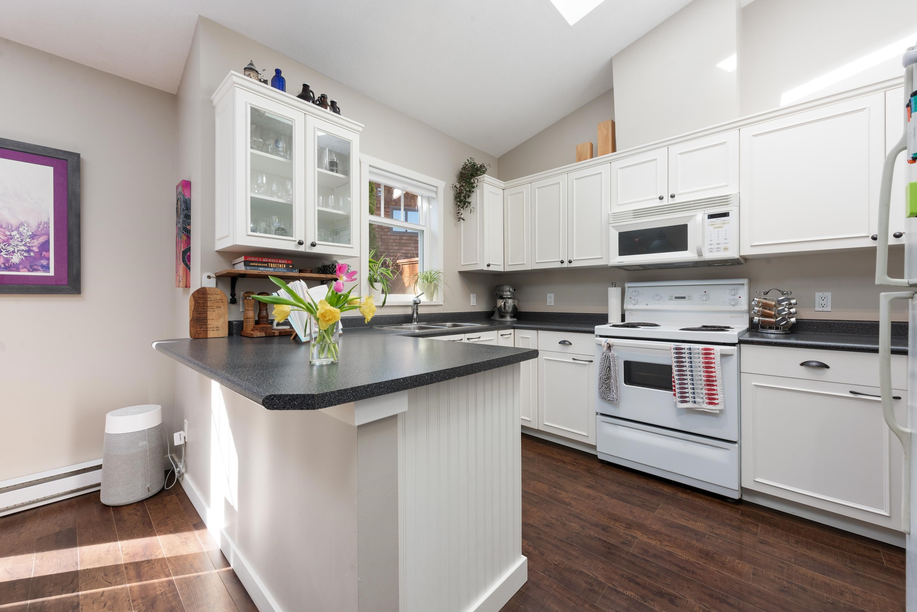 97 1821 WILLOW CRESCENT, R3098304, BC,