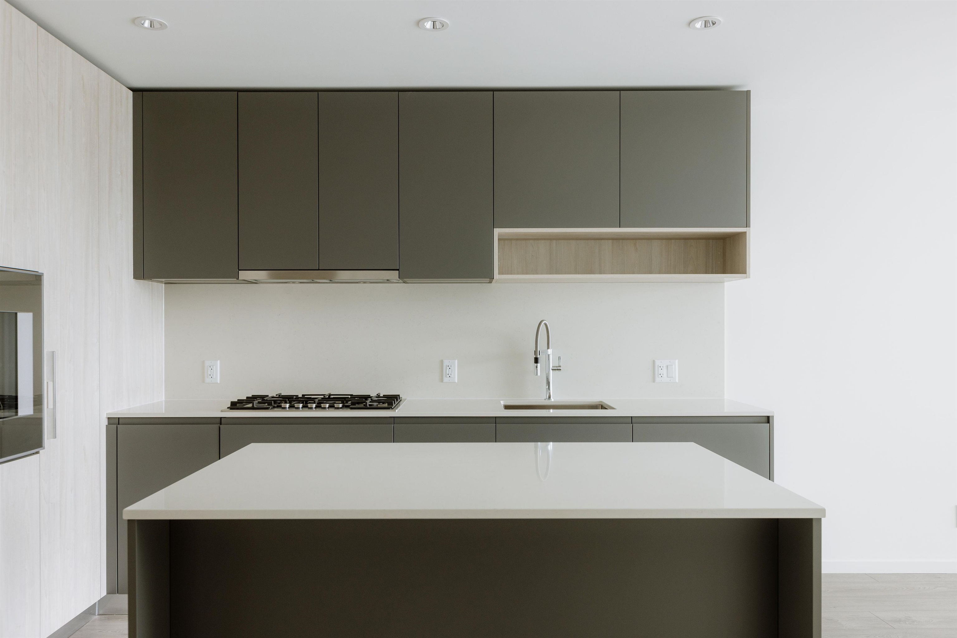 833 6300 MINORU BOULEVARD, R3098346, BC,