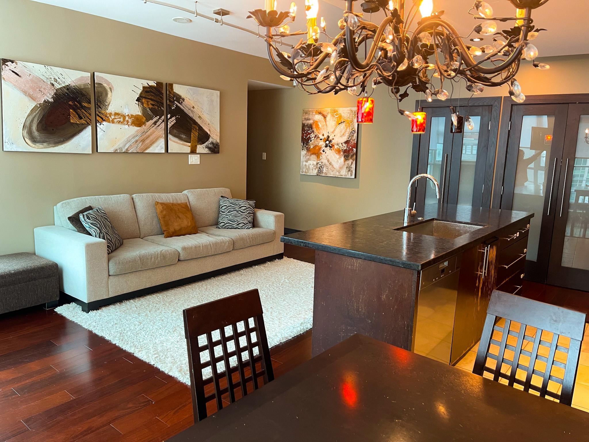 702 168 ESPLANADE, R3098411, BC,