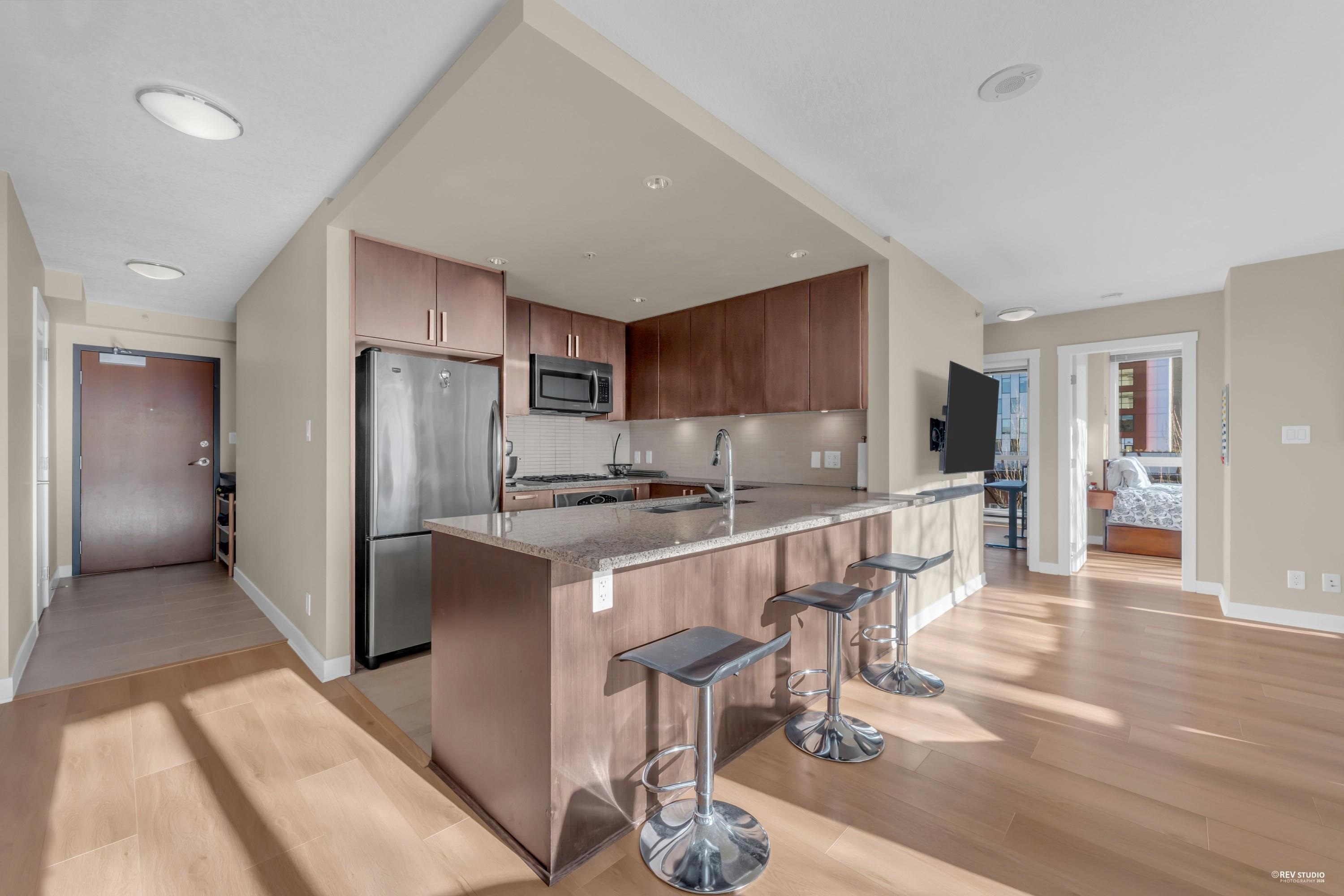 705 2978 GLEN DRIVE, R3098498, BC,