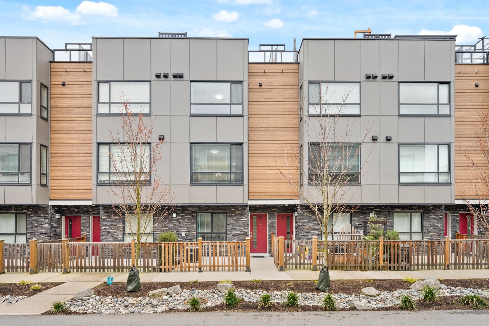 23 19631 55A AVENUE, R3098606, BC,