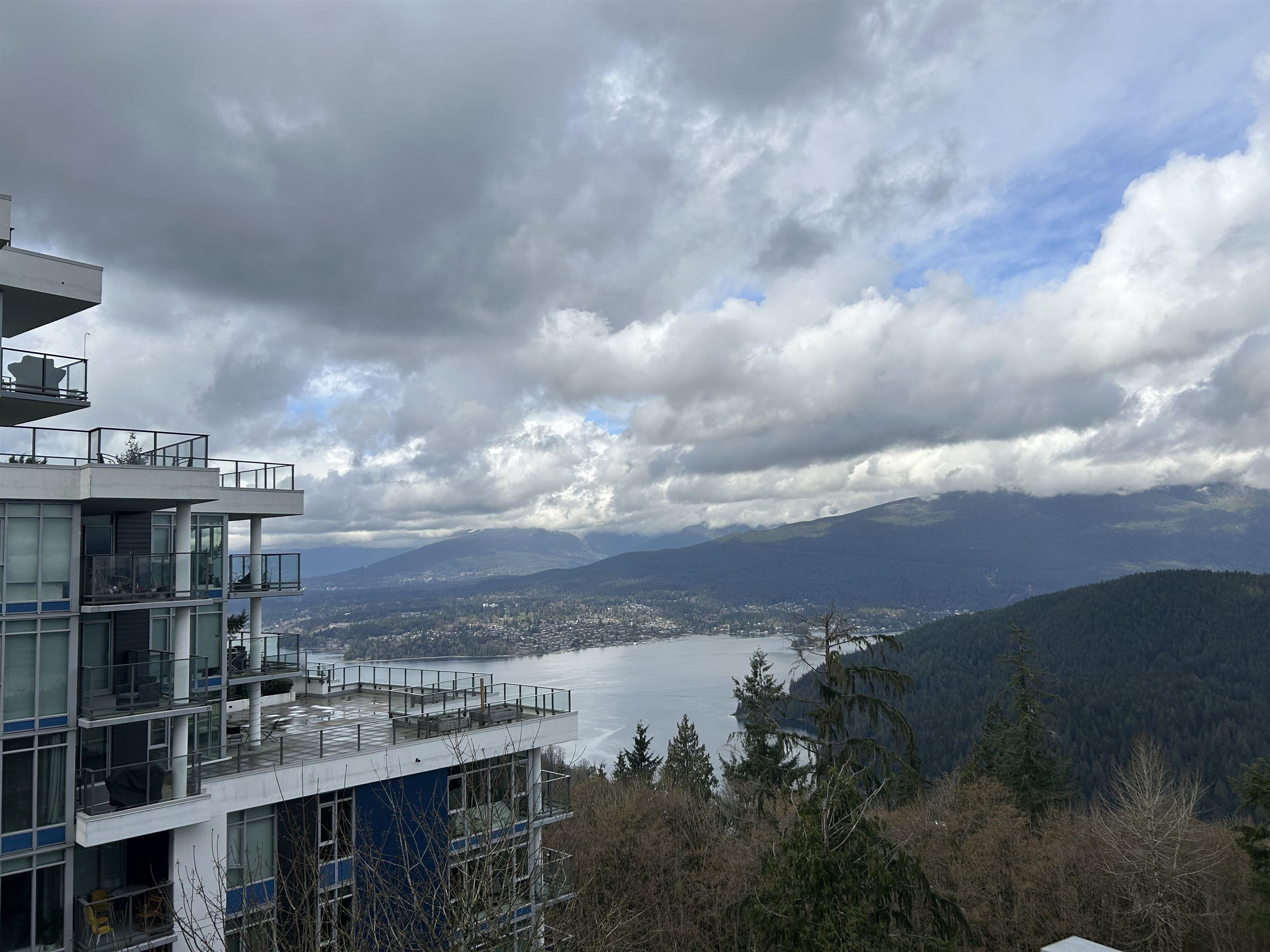 11xx 9060 UNIVERSITY CRESCENT, R3098613, BC,