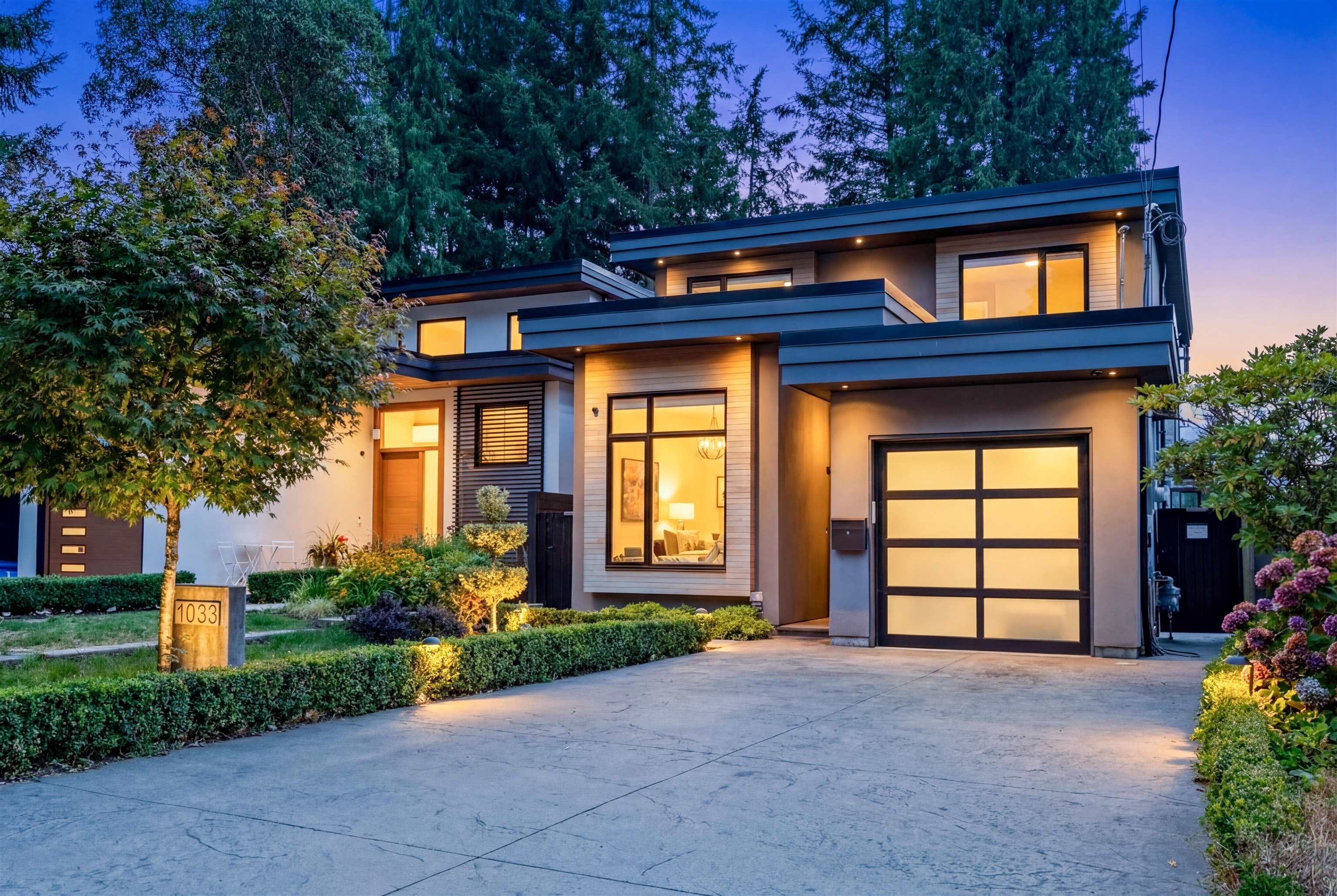 1033 PROSPECT AVENUE, North Vancouver BC V7R 2M6, R3098679, BC,