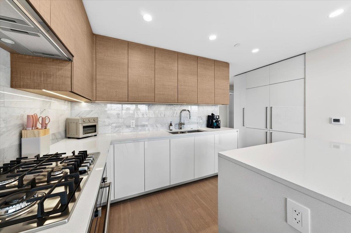 5104 2108 GILMORE AVENUE, R3098680, BC,