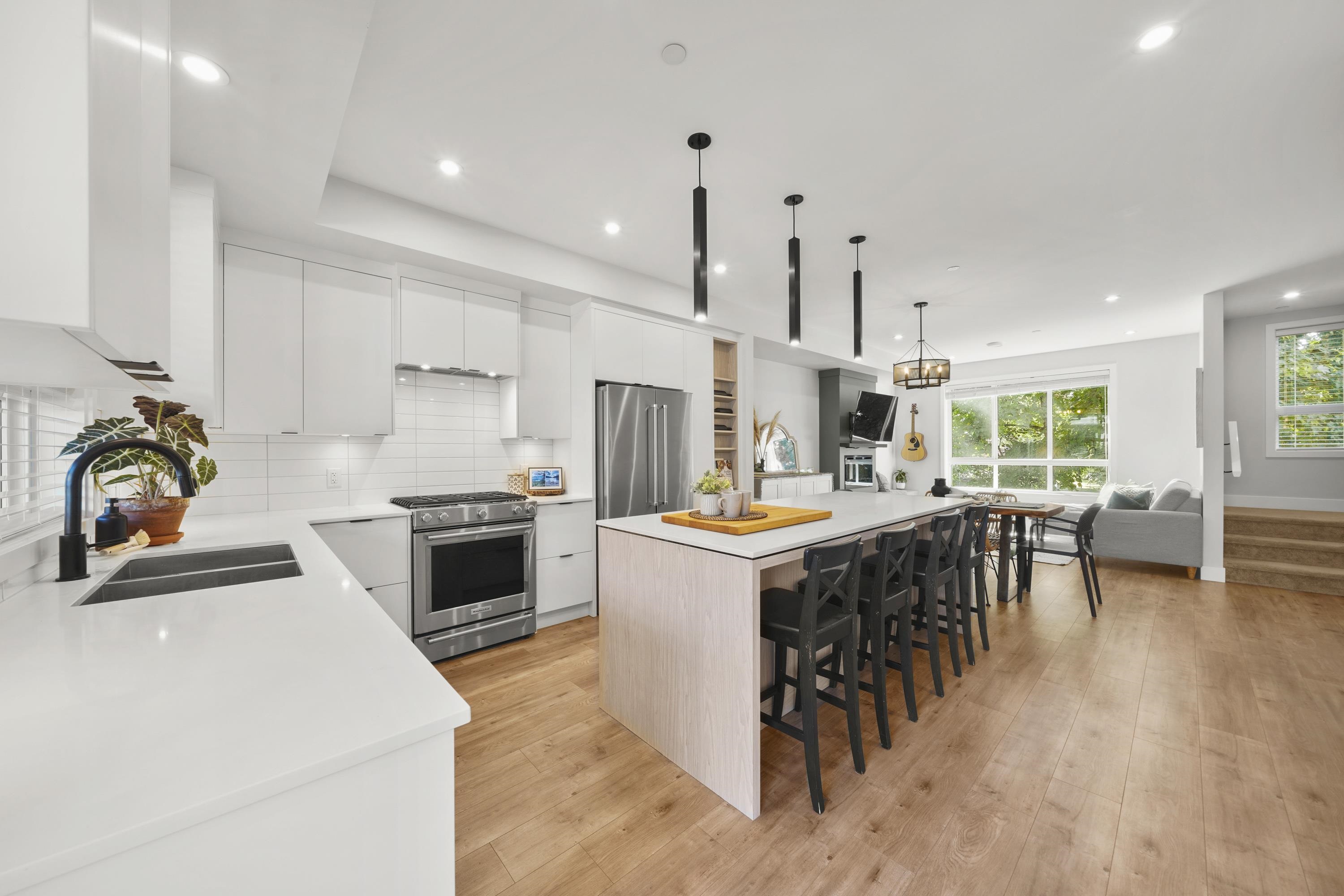 26 45500 CAMPUS DRIVE, R3098739, BC,