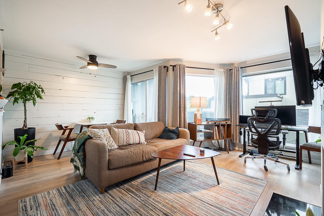 2 973 7TH AVENUE, R3098925, BC,