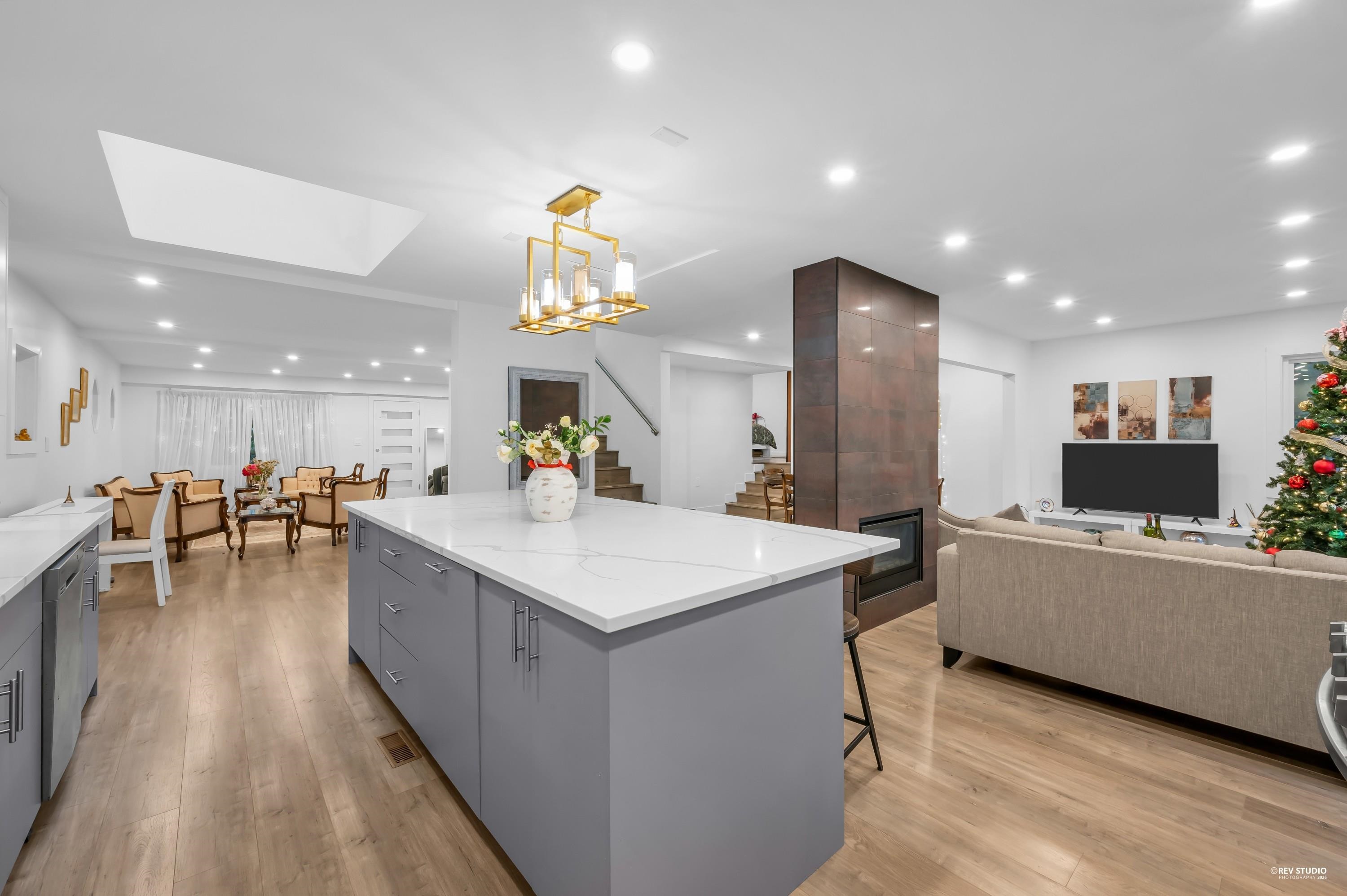 1249 DORAN ROAD, North Vancouver BC V7K 1M8, R3098946, BC,