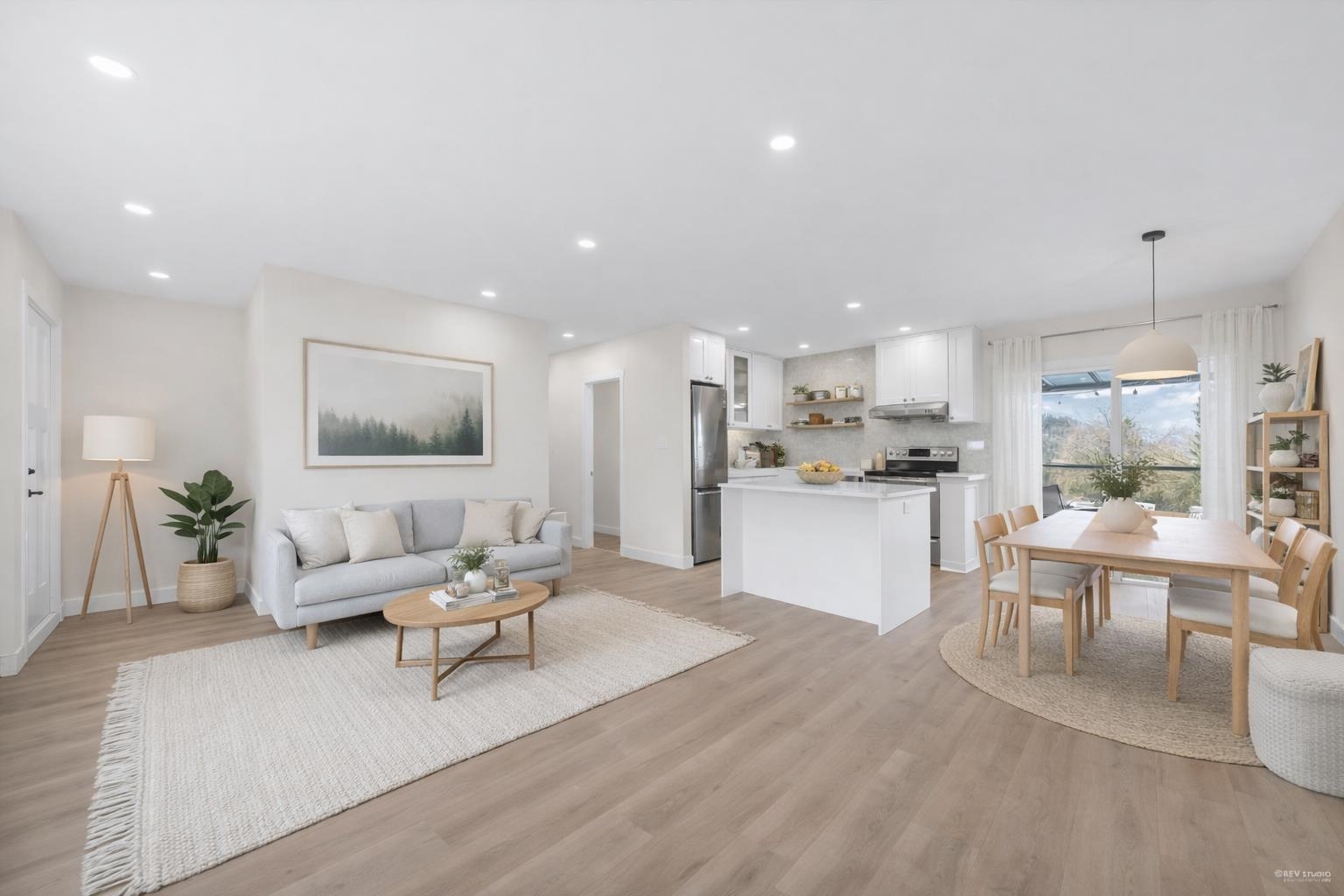 7247 BARNET ROAD, Burnaby BC V5A 1E3, R3099024, BC,