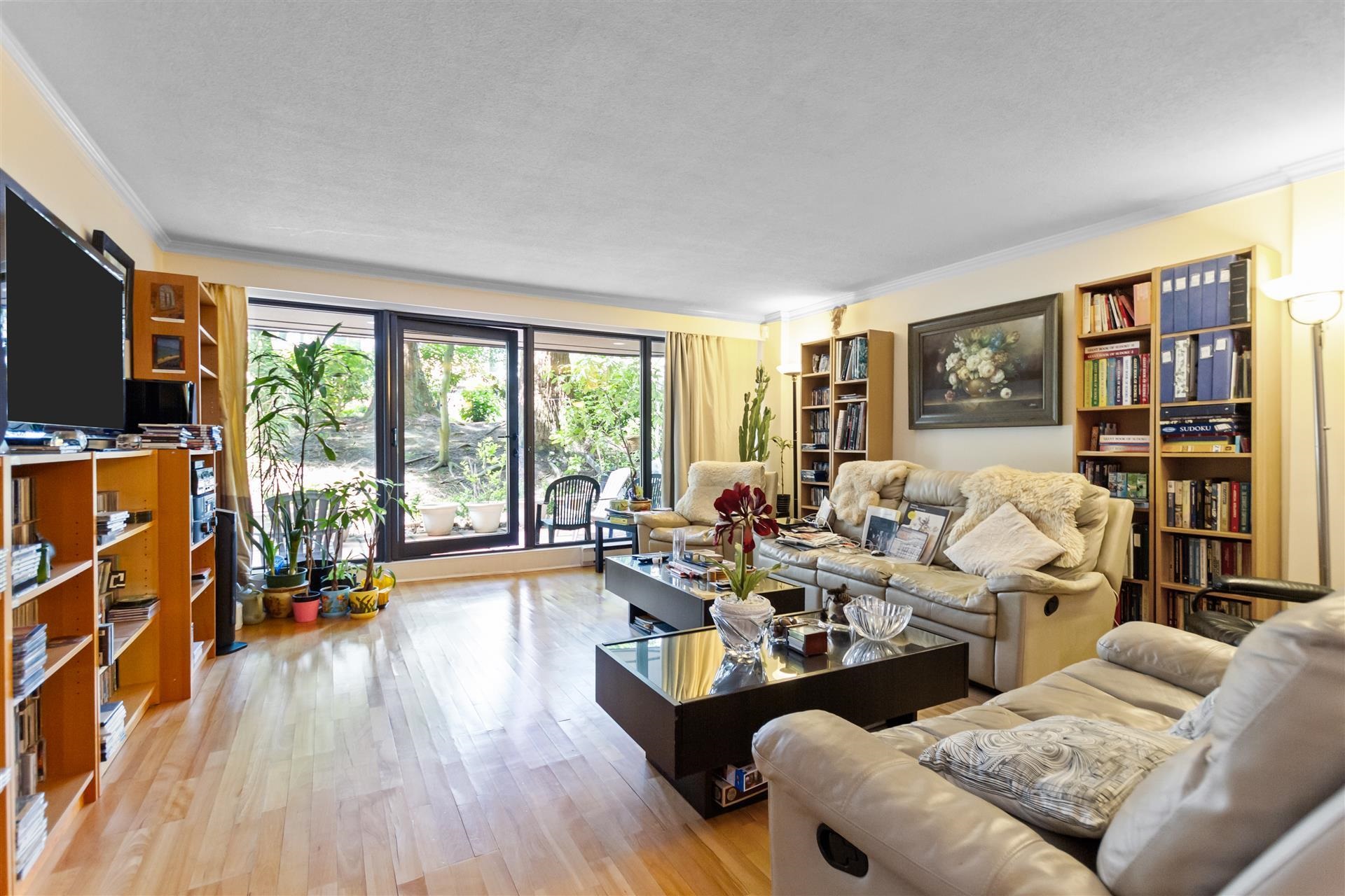 10 1425 LAMEY'S MILL ROAD, R3099298, BC,