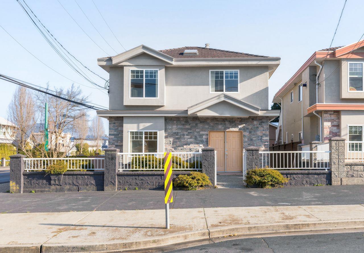 6698 UNION STREET, Burnaby BC V5B 1X1, R3099451, BC,