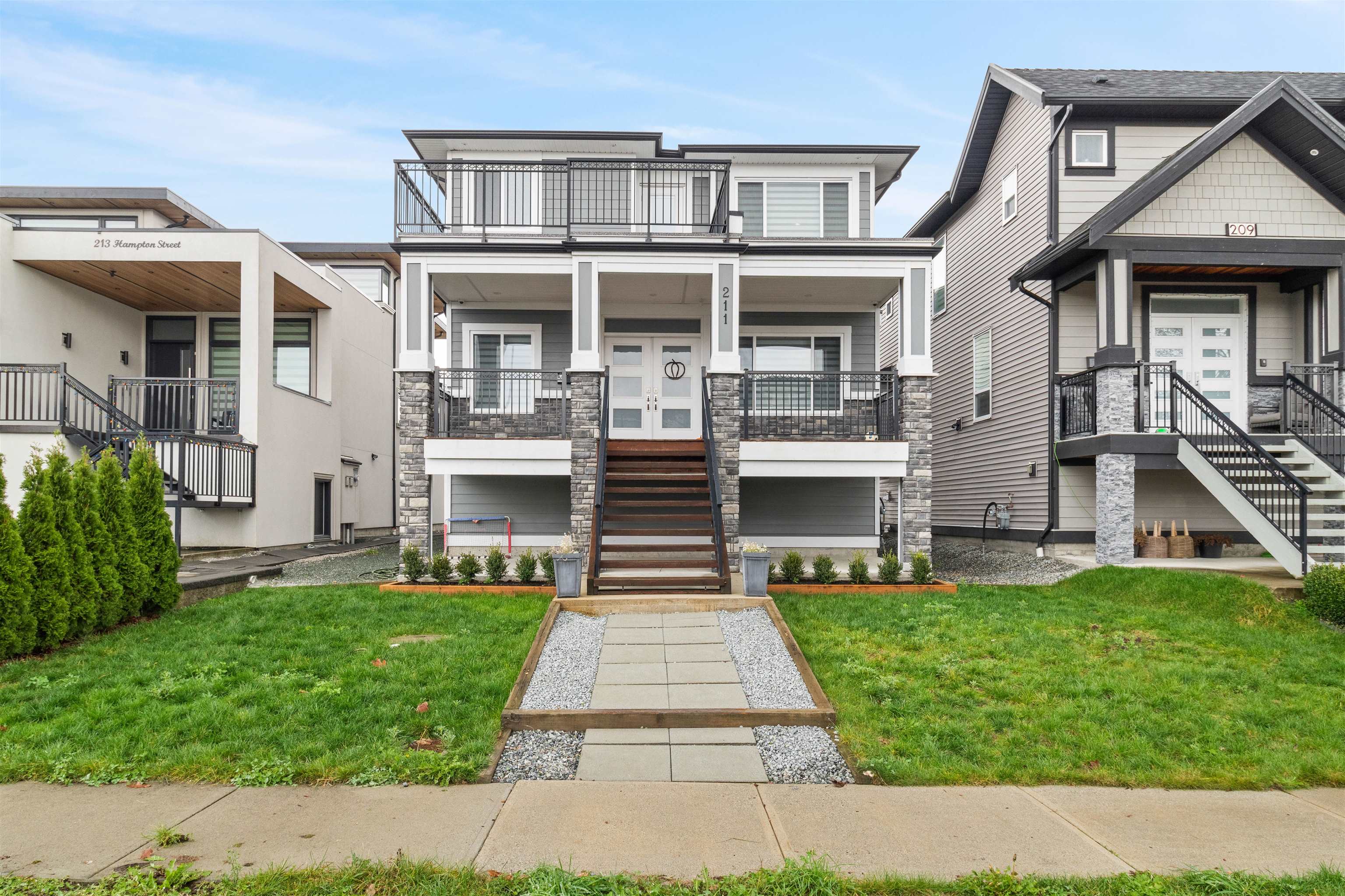 211 HAMPTON STREET, New Westminster BC V3M 0K2, R3099503, BC,
