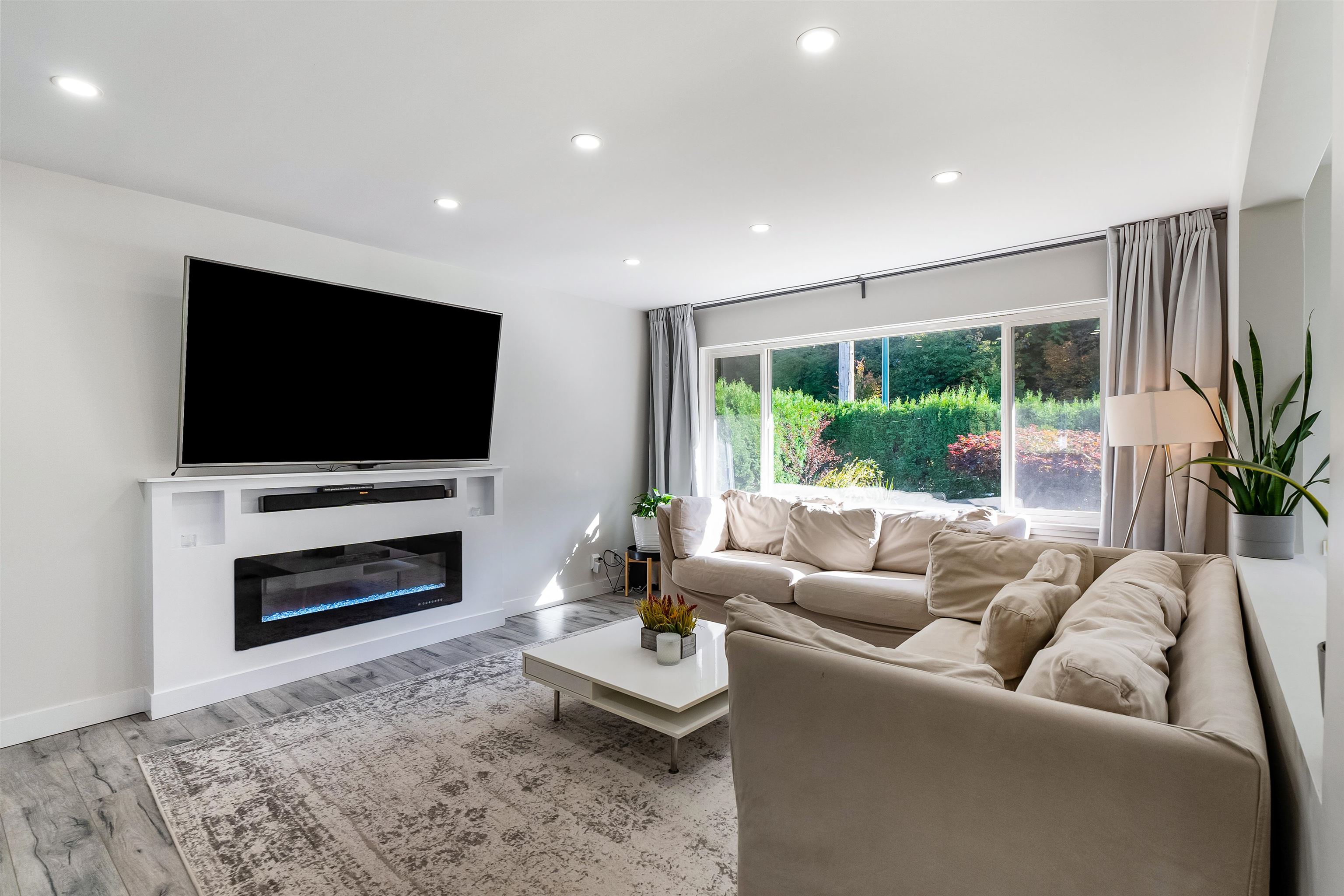 2317 COMO LAKE AVENUE, Coquitlam BC V3J 3R7, R3099619, BC,