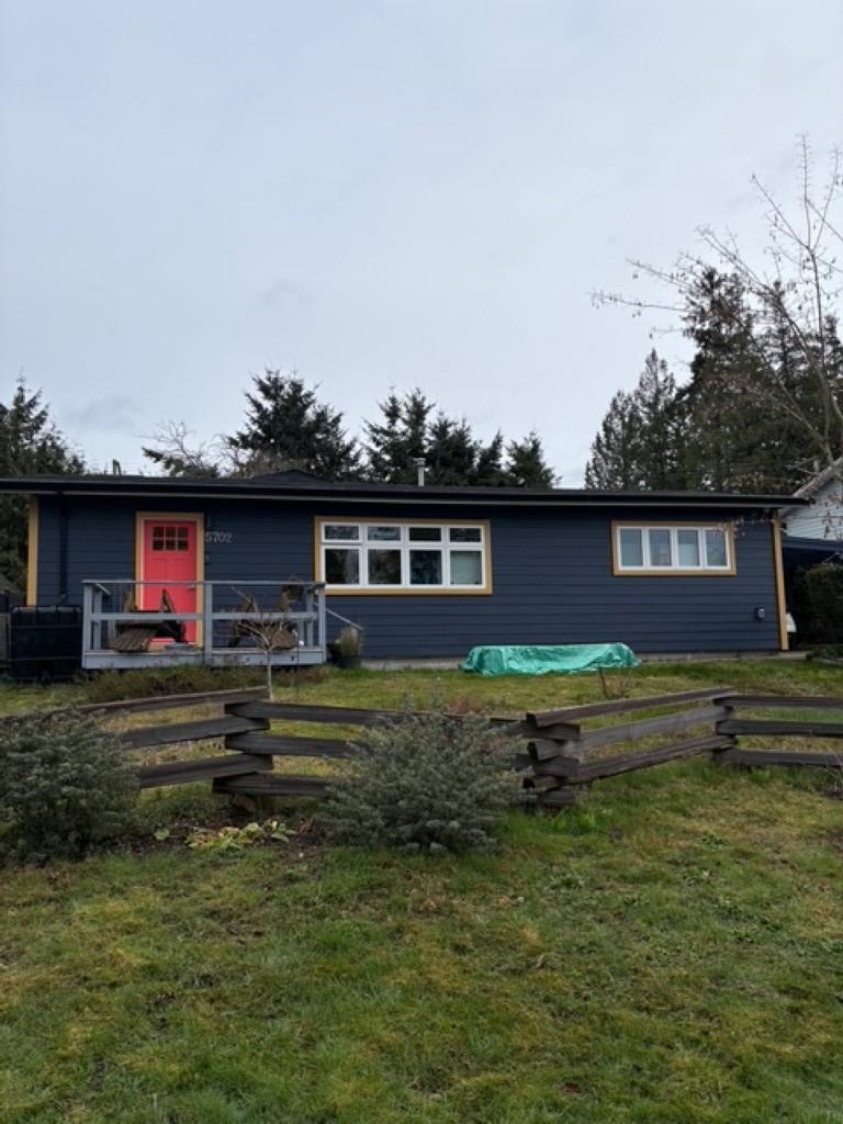 5702 MEDUSA STREET, Sechelt BC V0N 3A0, R3099668, BC,