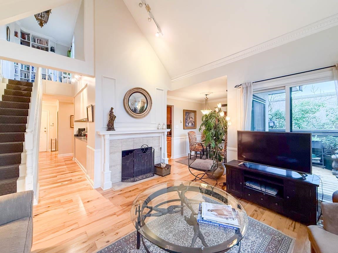 301 1633 11TH STREET, R3099727, BC,