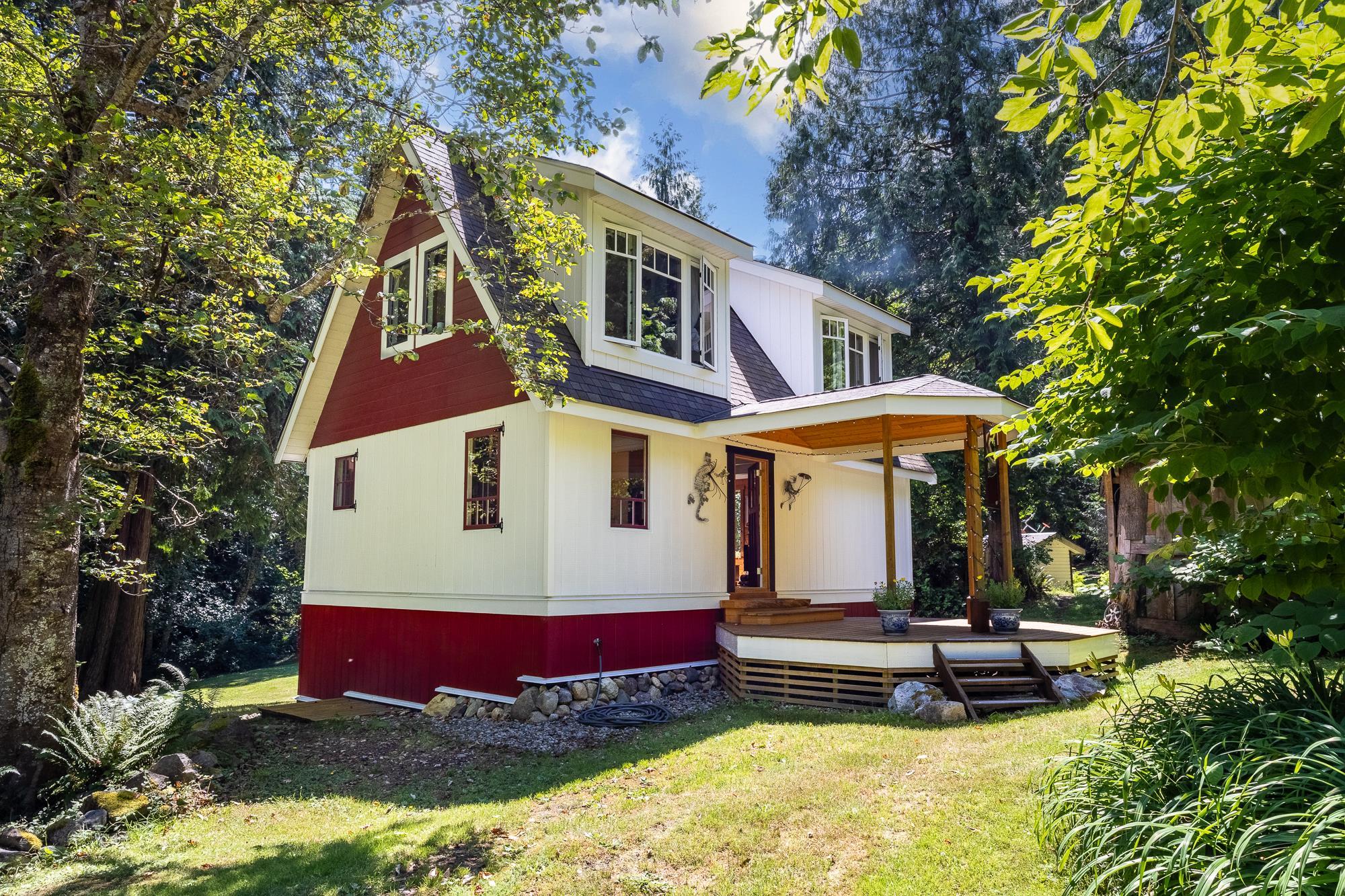 MLS® listing #R3099792 for sale located at 6121 GOLF COURSE ROAD, Sechelt BC V7Z 0R2