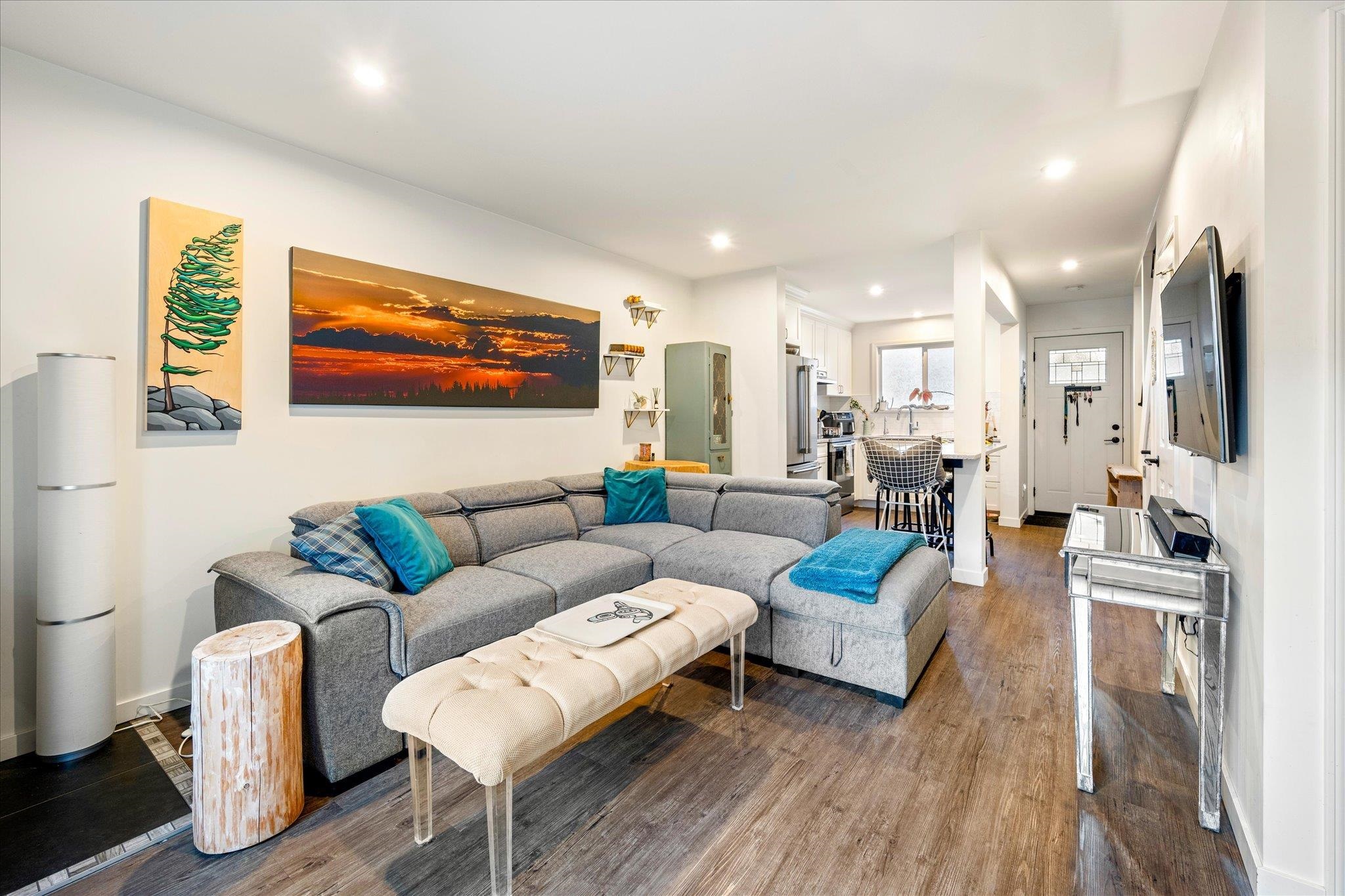 17 1470 LAUREL STREET, R3099801, BC,