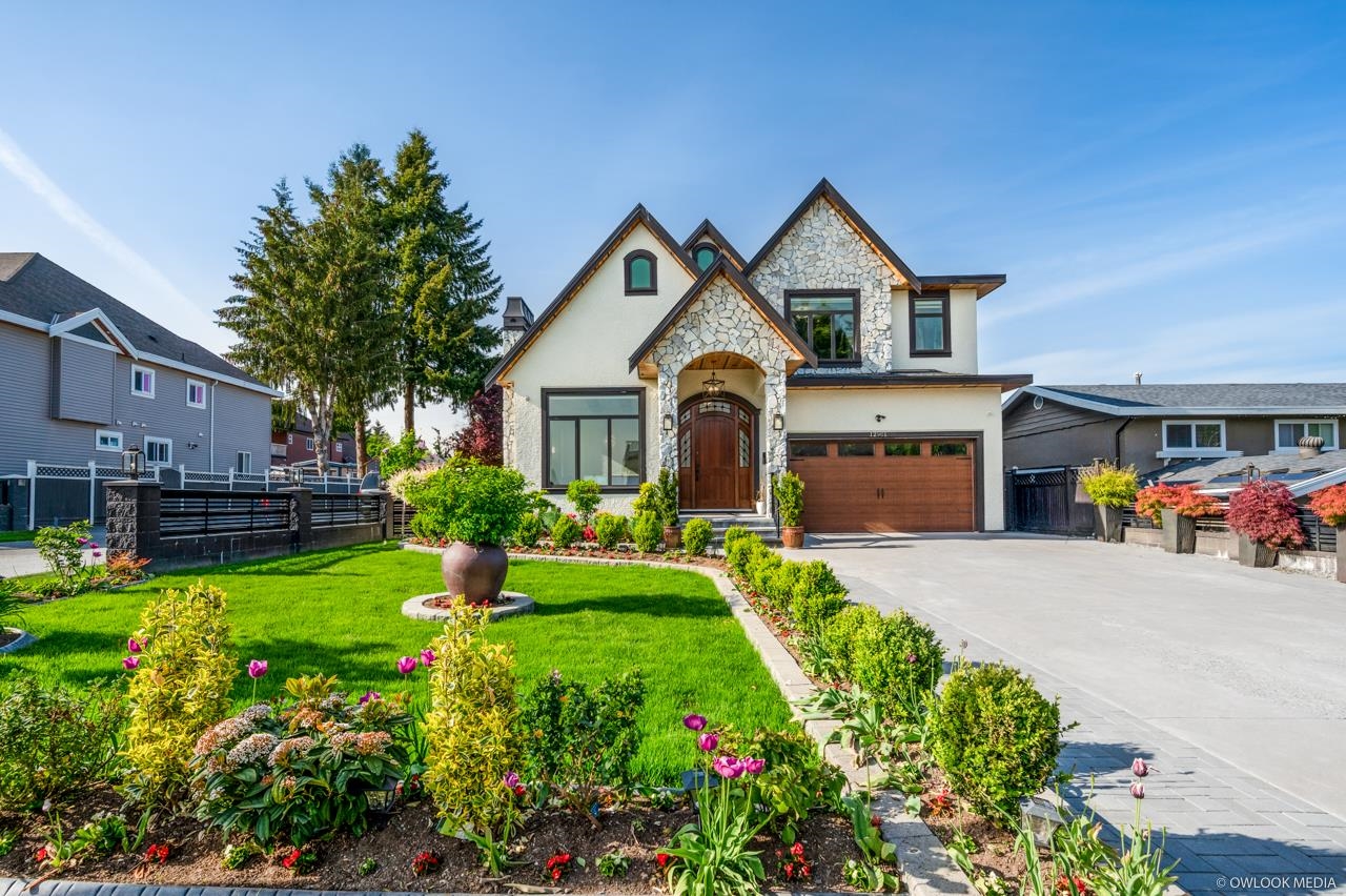 12901 92A AVENUE, Surrey BC V3V 1K1, R3099812, BC,