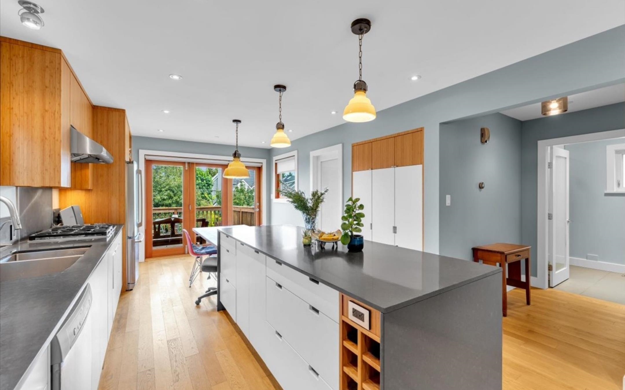 57 W 17TH AVENUE, Vancouver BC V5Y 1Z5, R3100004, BC,