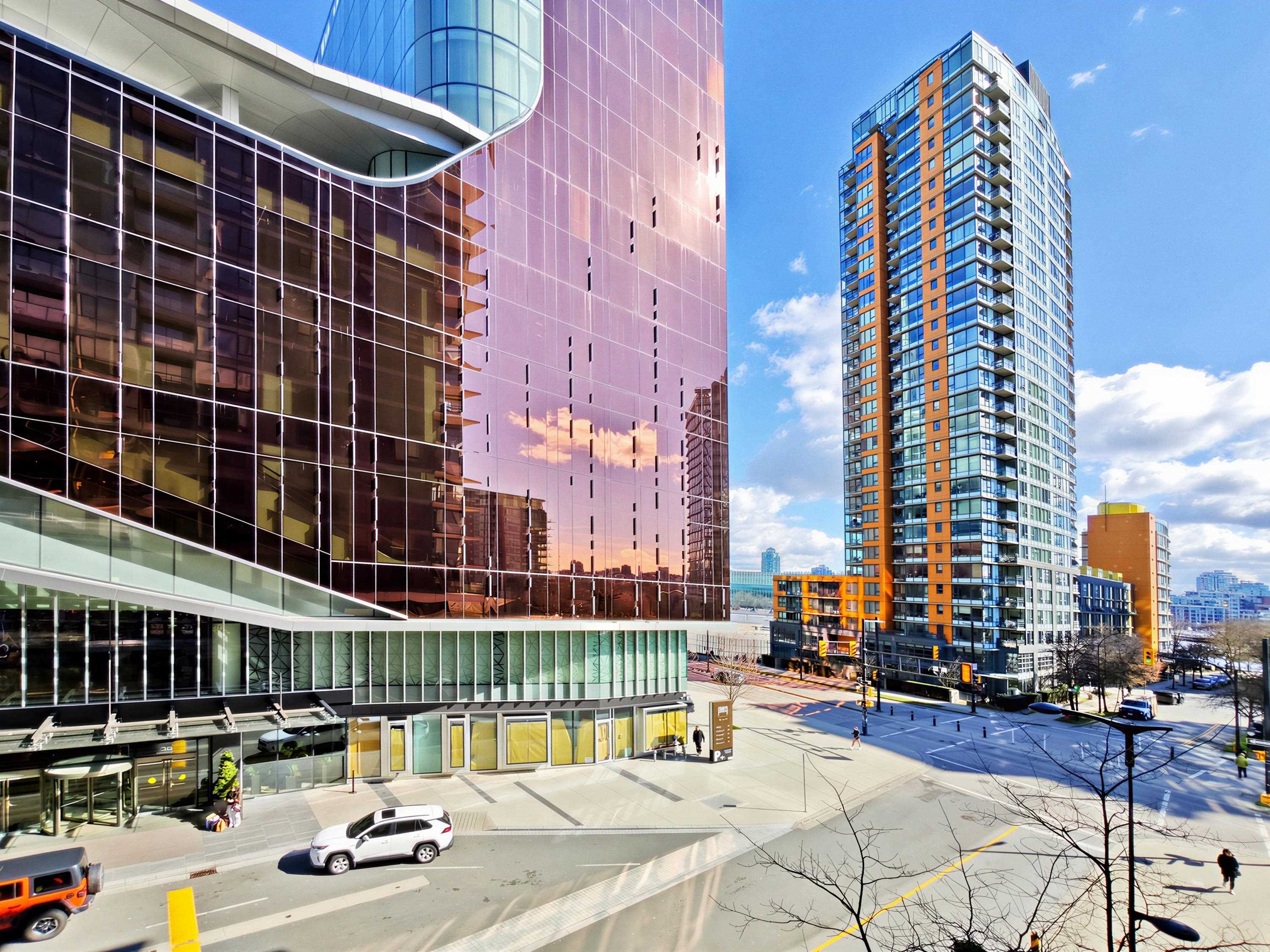 351 38 SMITHE STREET, R3100021, BC,