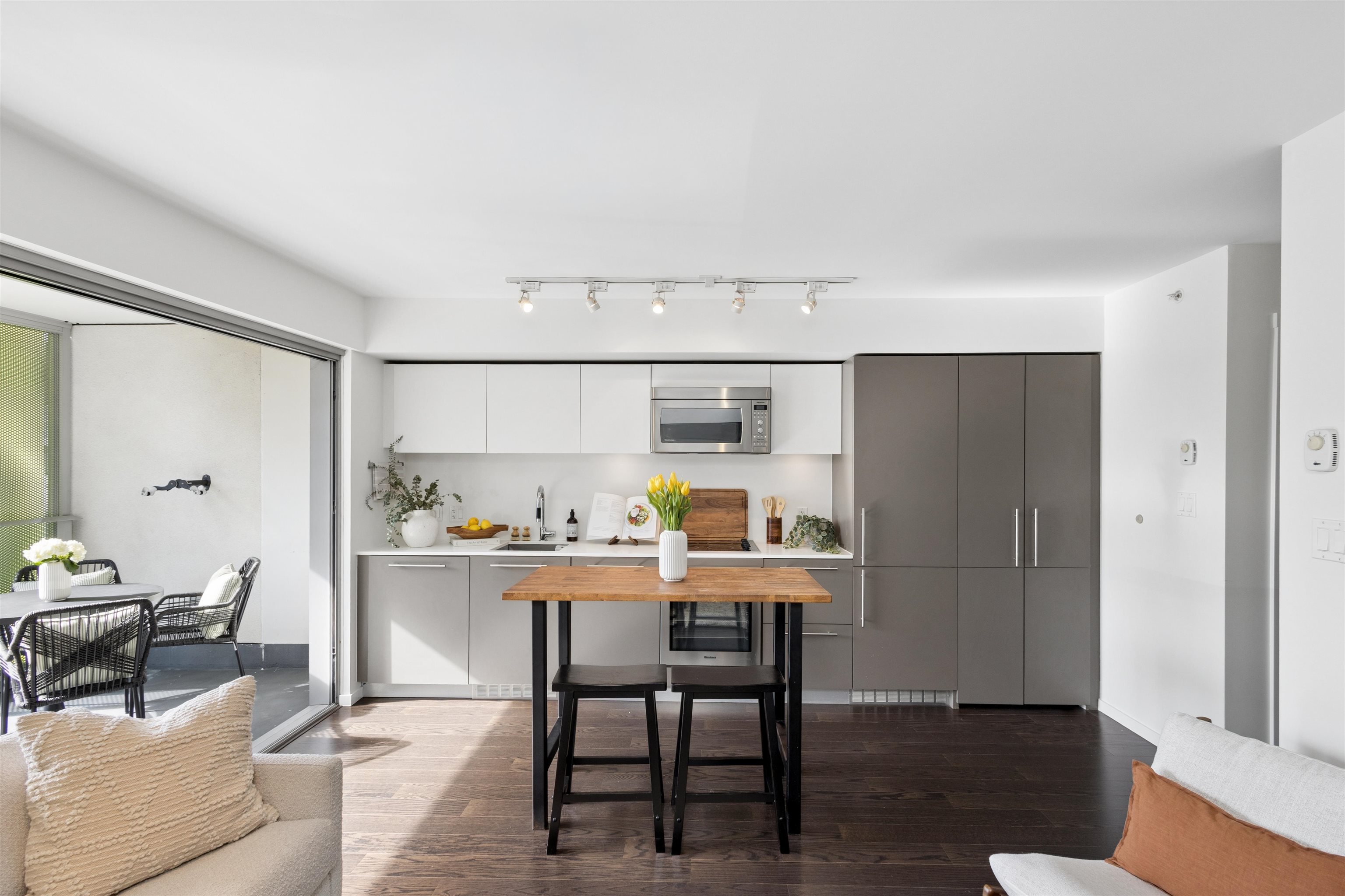 806 999 SEYMOUR STREET, R3100041, BC,