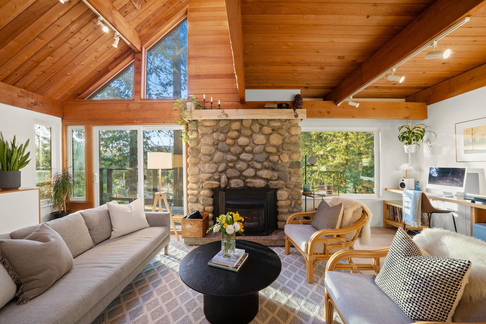 1616 ROXBURY ROAD, North Vancouver BC V7G 2B2, R3100054, BC,