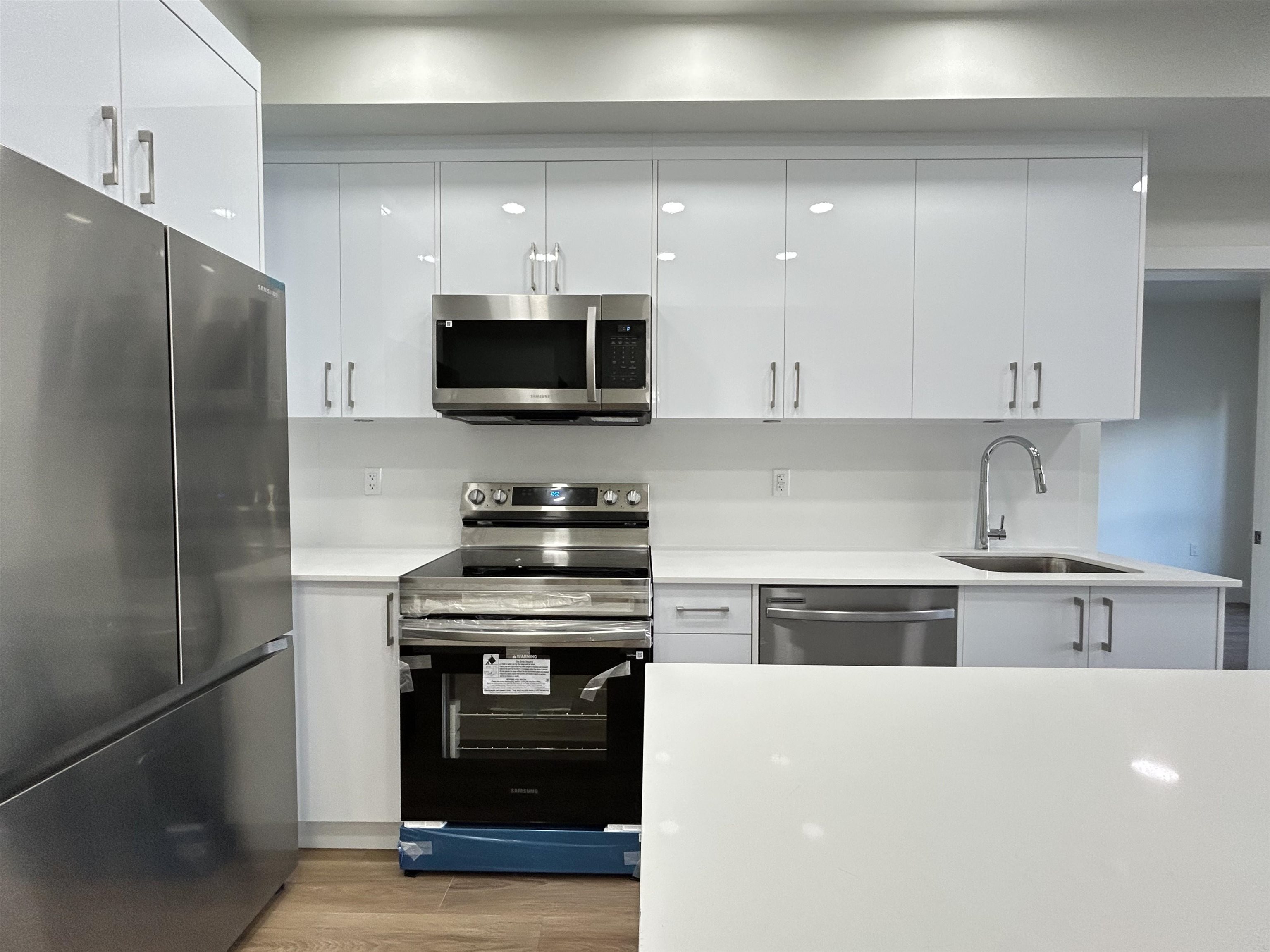 202 15739 FRASER HIGHWAY, R3100126, BC,