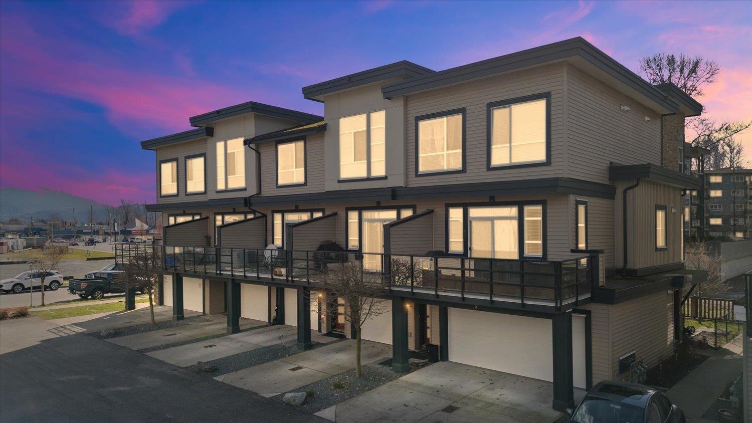 5 8413 MIDTOWN WAY, R3100177, BC,