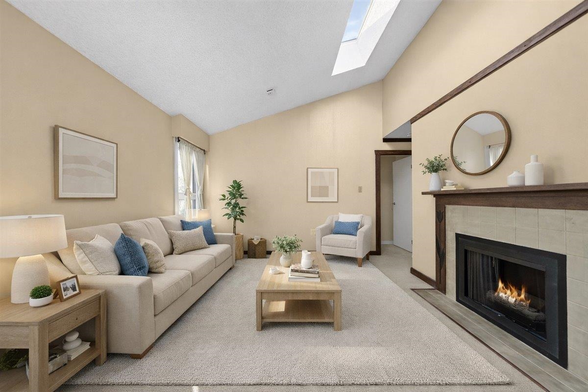 403 1340 DUCHESS AVENUE, R3100302, BC,