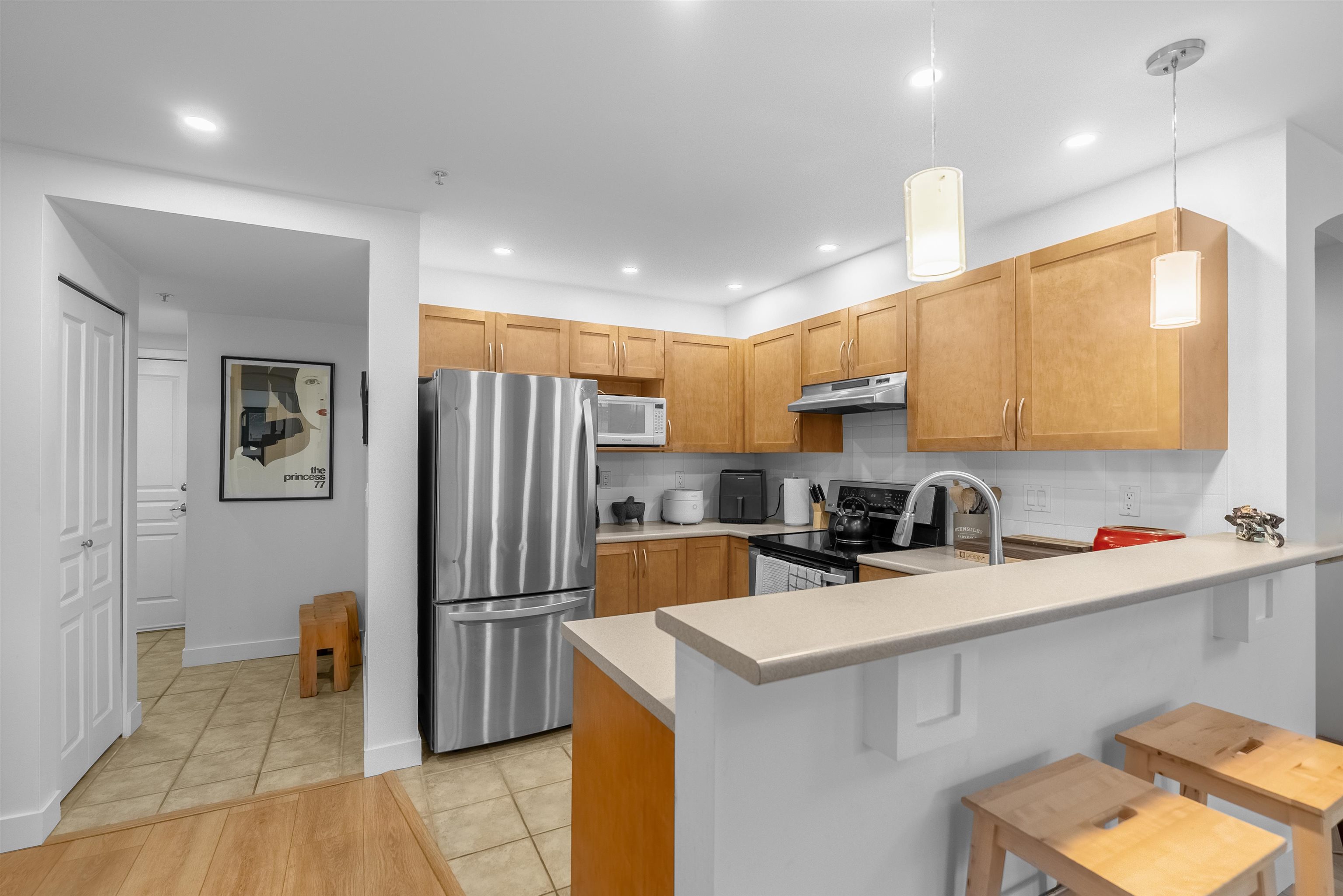 302 333 1ST STREET, R3100314, BC,