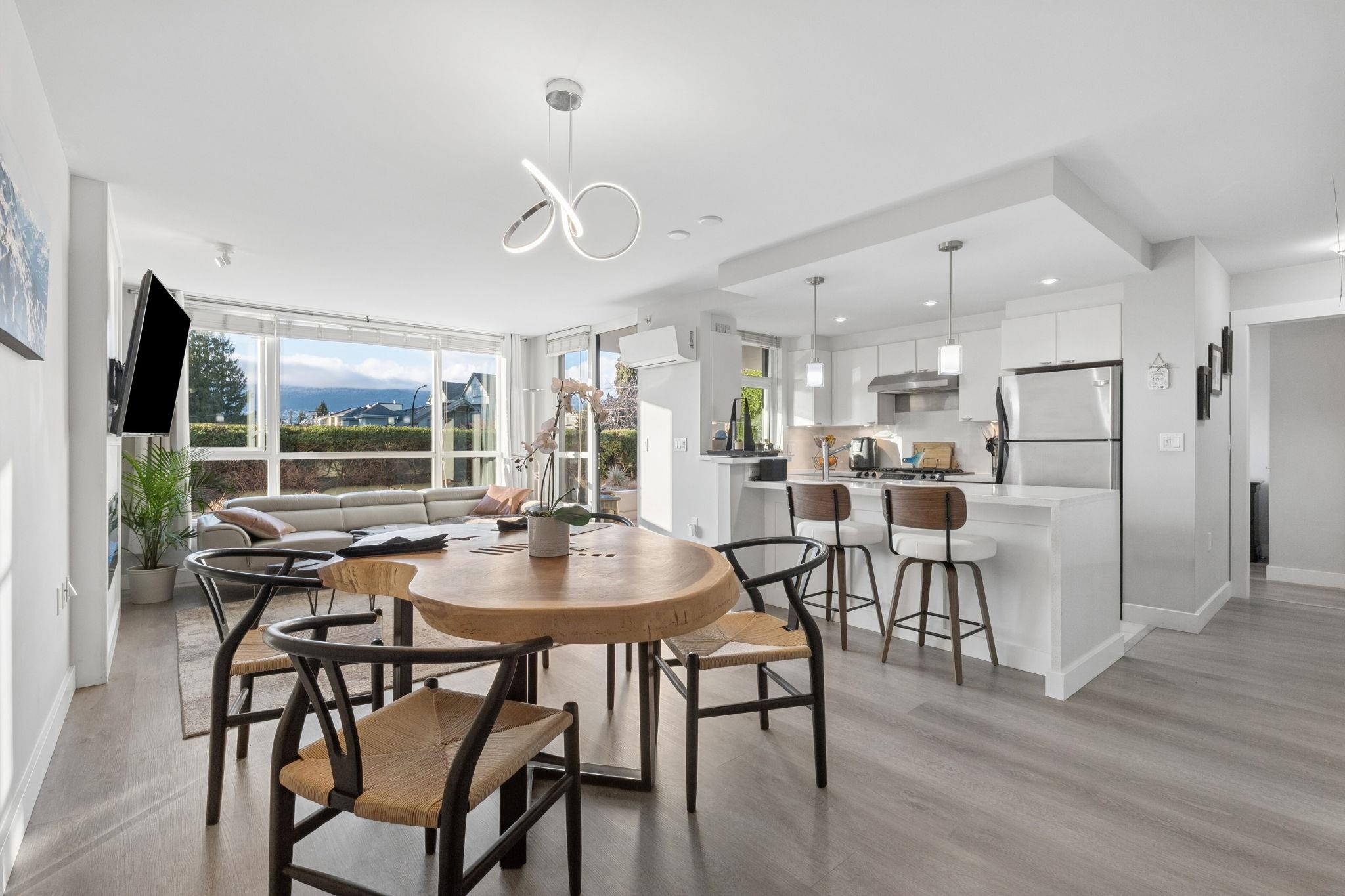 308 160 3RD STREET, R3100371, BC,