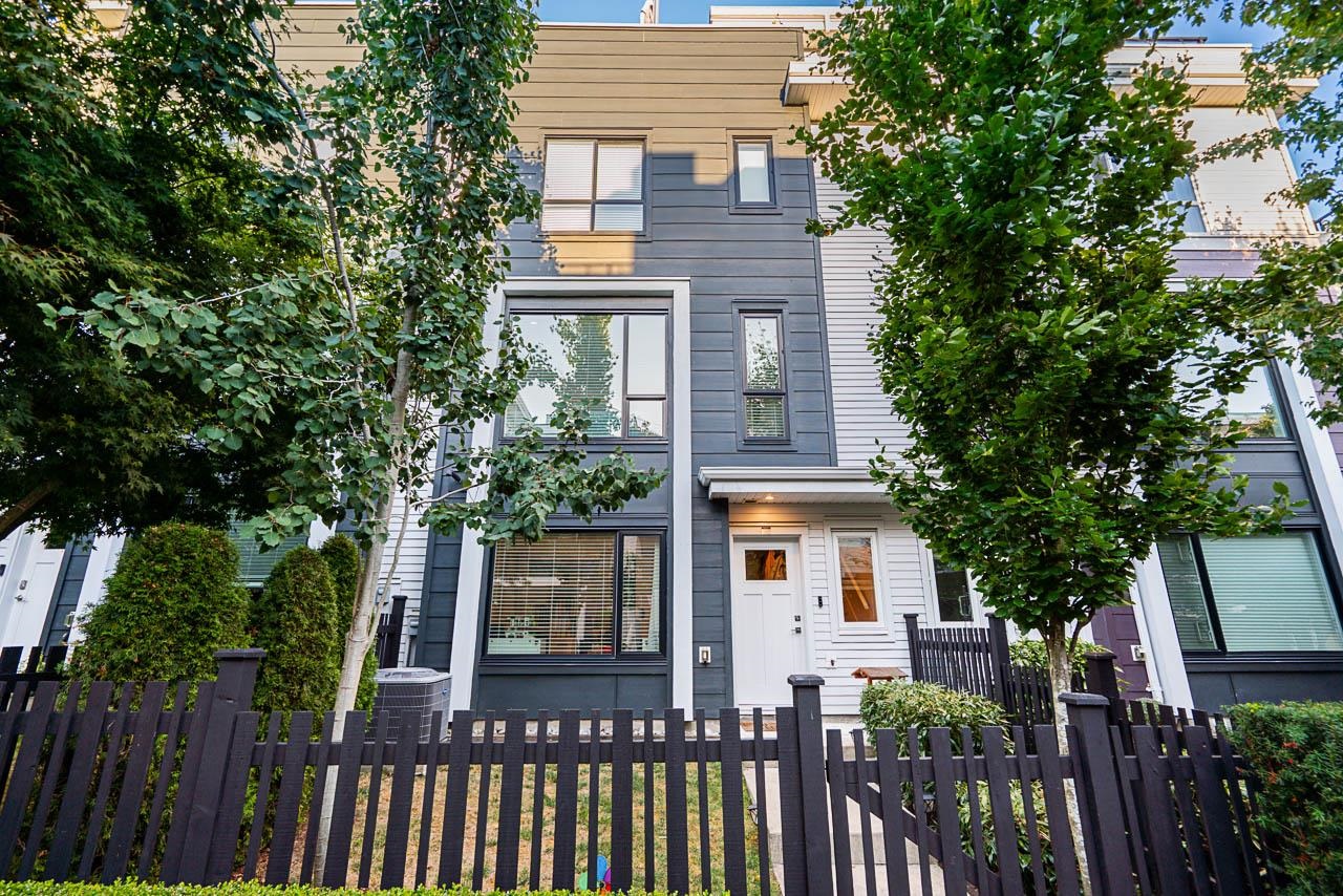 197 2277 OAK MEADOWS DRIVE, R3100399, BC,