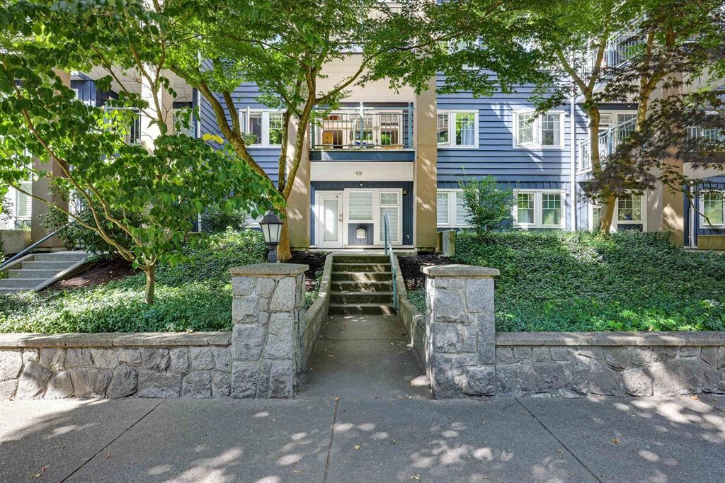 105 1190 EASTWOOD STREET, R3100706, BC,