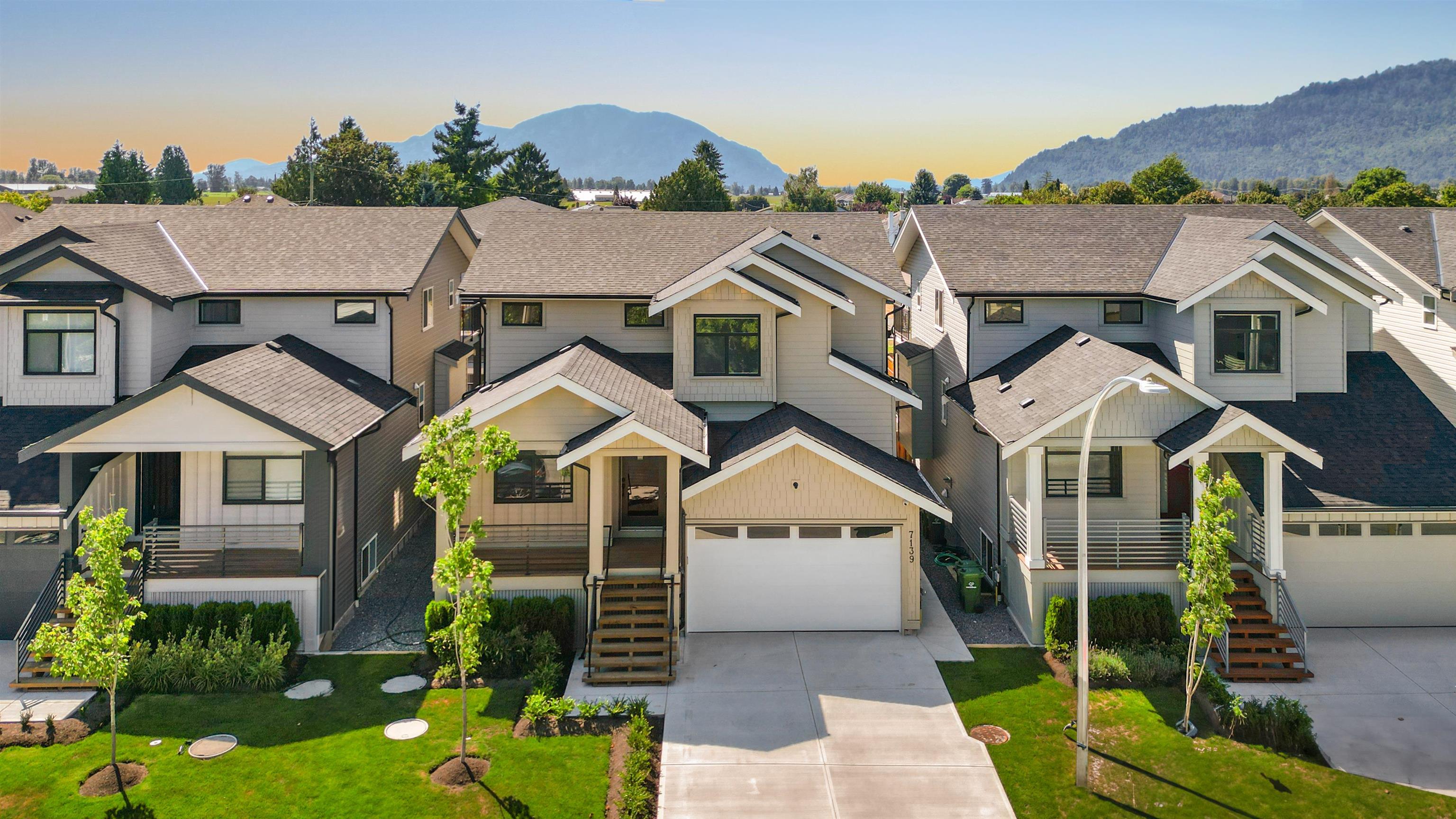 7139 ELWOOD DRIVE, Chilliwack BC V2R 1G8, R3100913, BC,