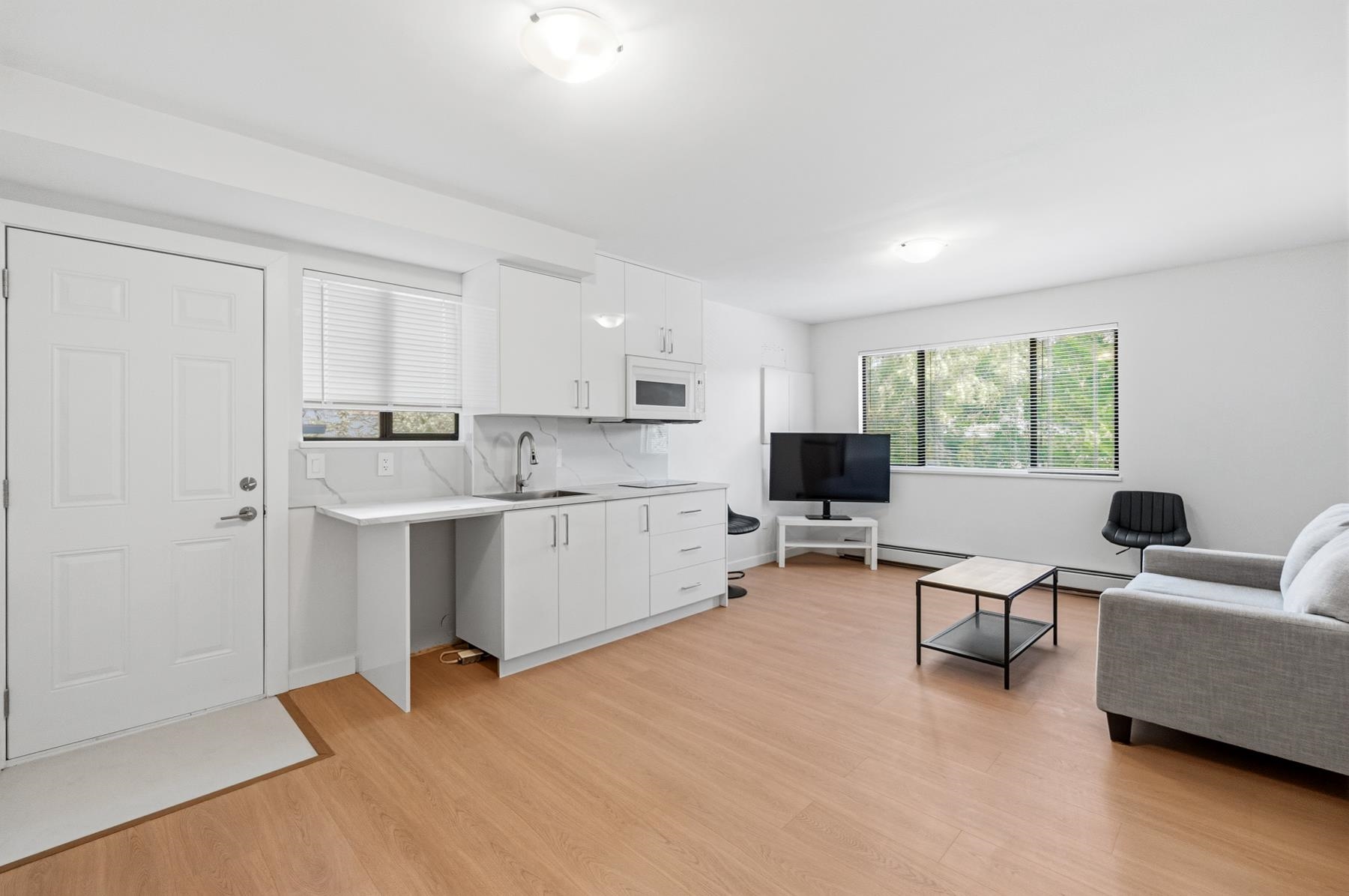 Studio 3xxx ST. ANDREWS AVENUE, R3100960, BC,