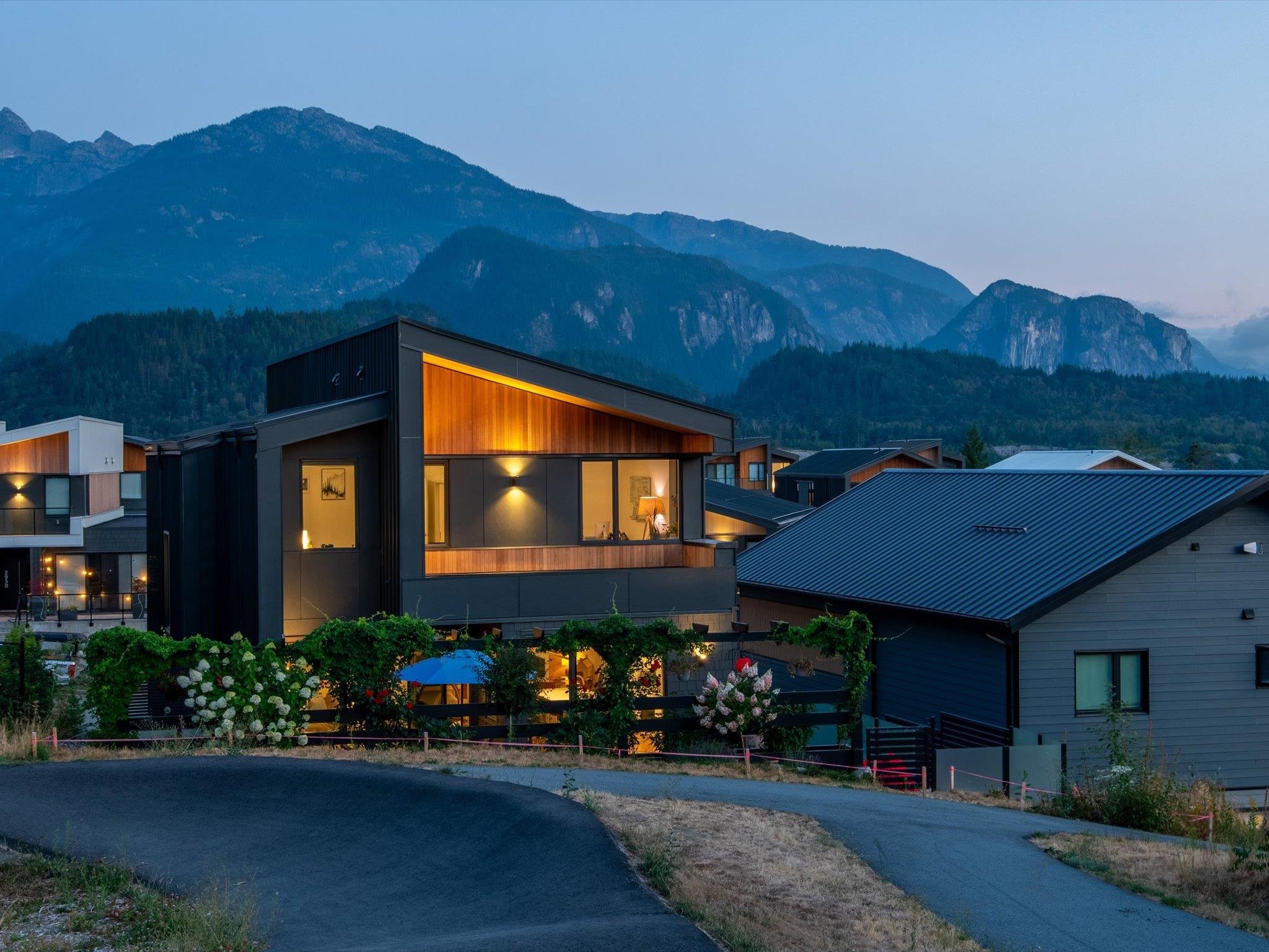 2929 SNOWBERRY PLACE, Squamish BC V8B 1B1, R3100972, BC,