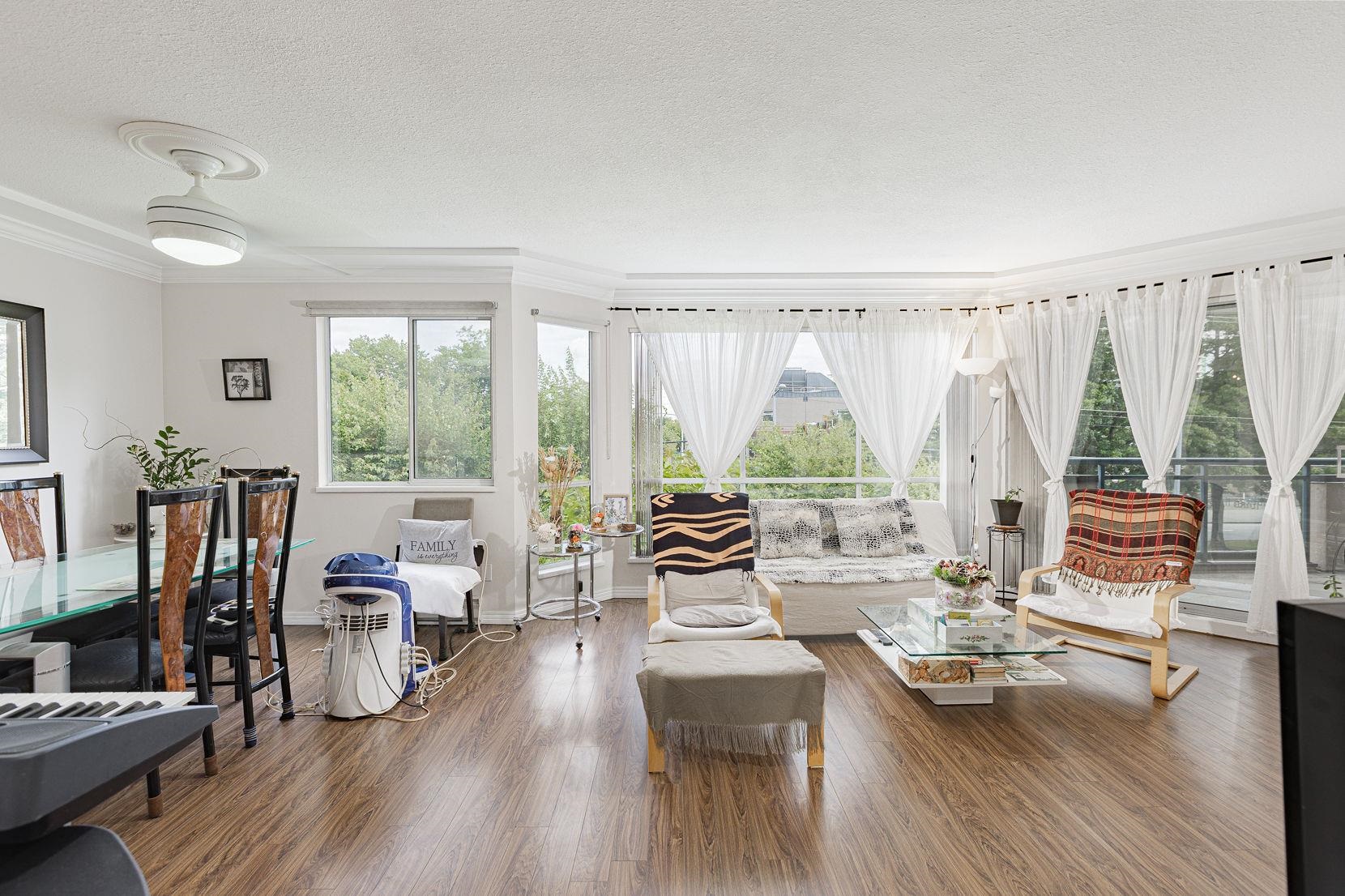 252 8600 LANSDOWNE ROAD, R3101127, BC,