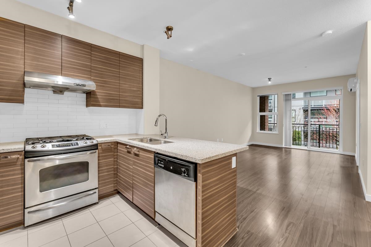 233 9399 ODLIN ROAD, R3101501, BC,