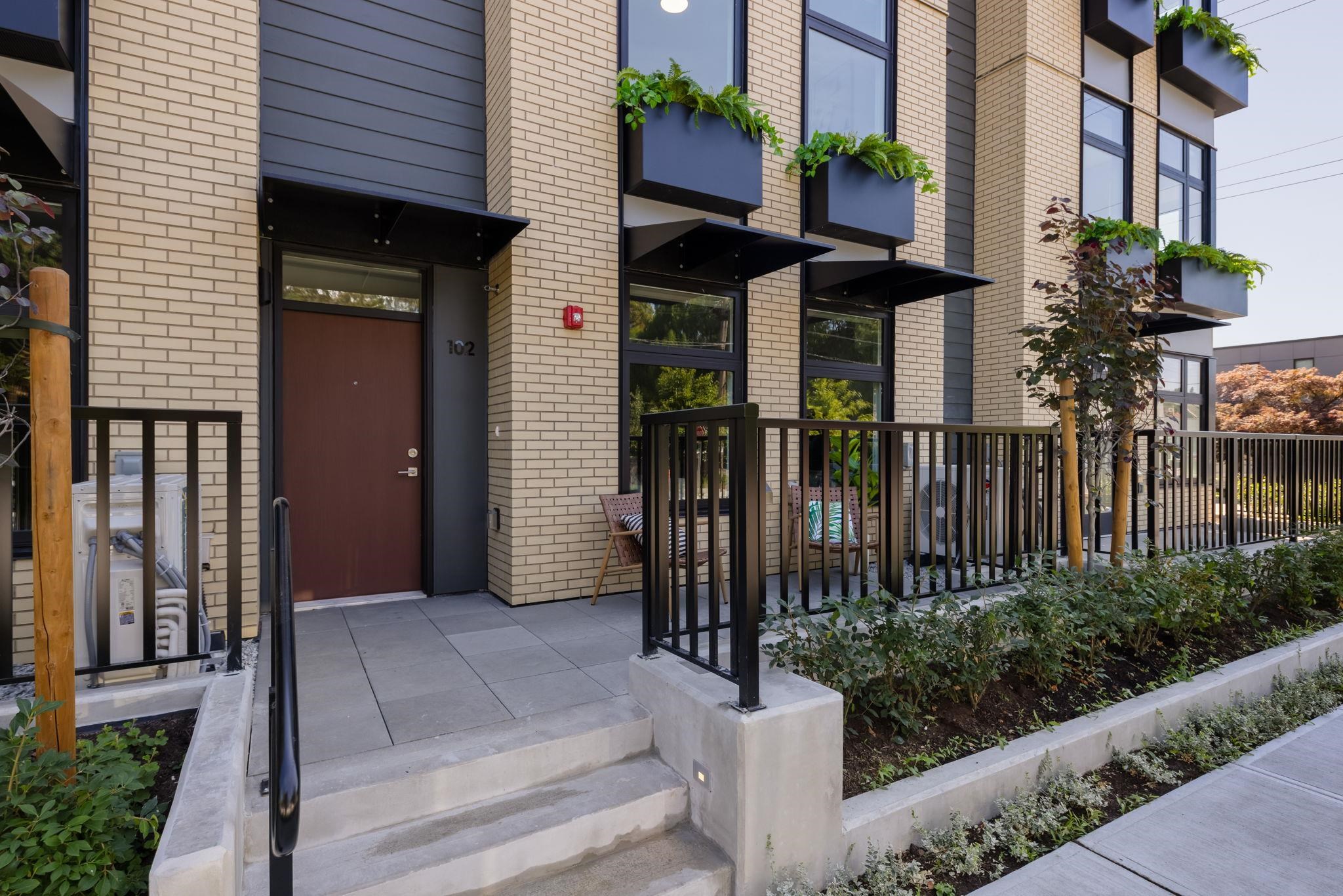 102 342 MOUNTAIN HIGHWAY, R3101504, BC,